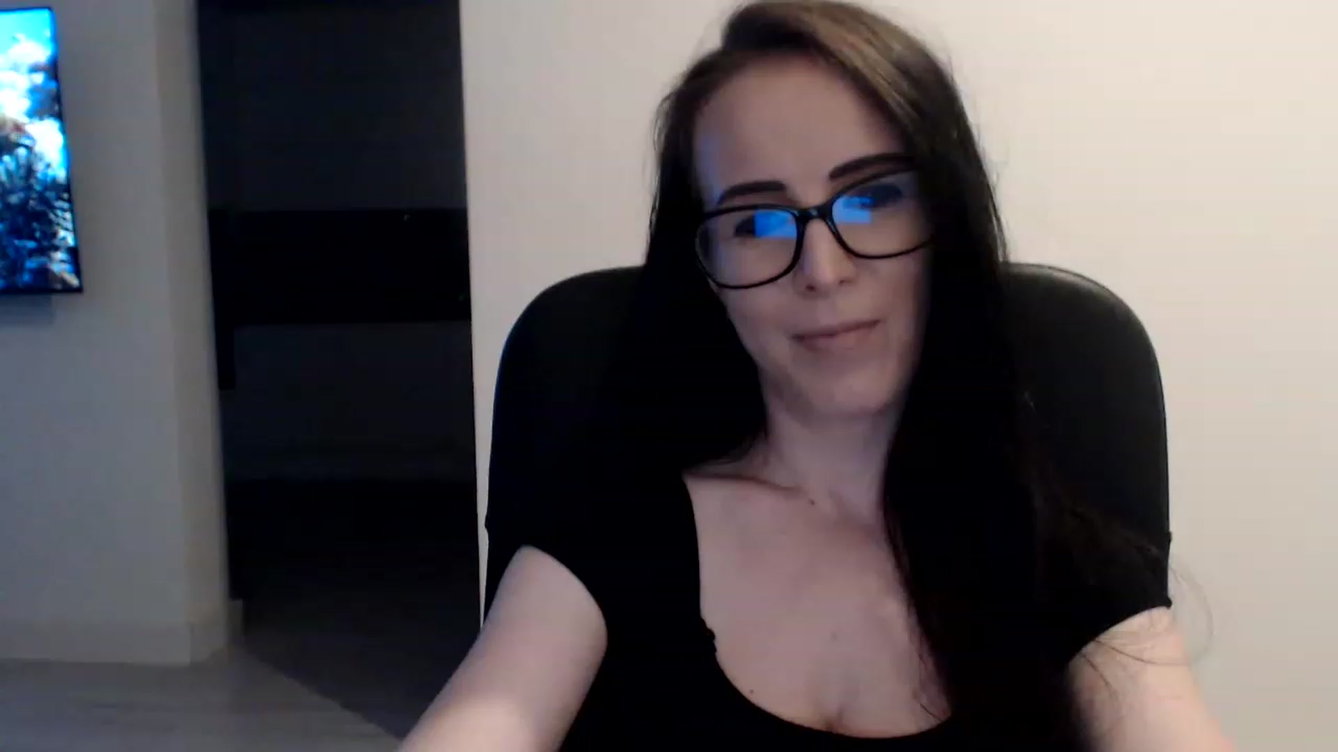 Gallery image thumbnail from Alexys23's myfreecams stream on, 06/25/2023, 03:57 image 6 of 20