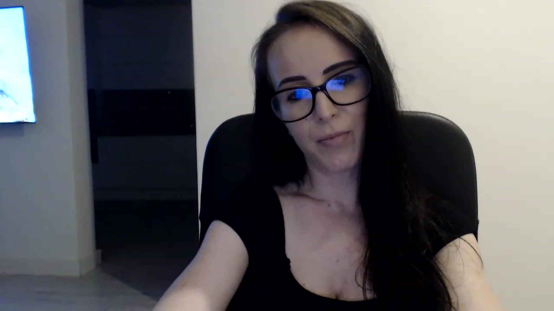 Gallery image thumbnail from Alexys23's myfreecams stream on, 06/25/2023, 03:57 image 13 of 20