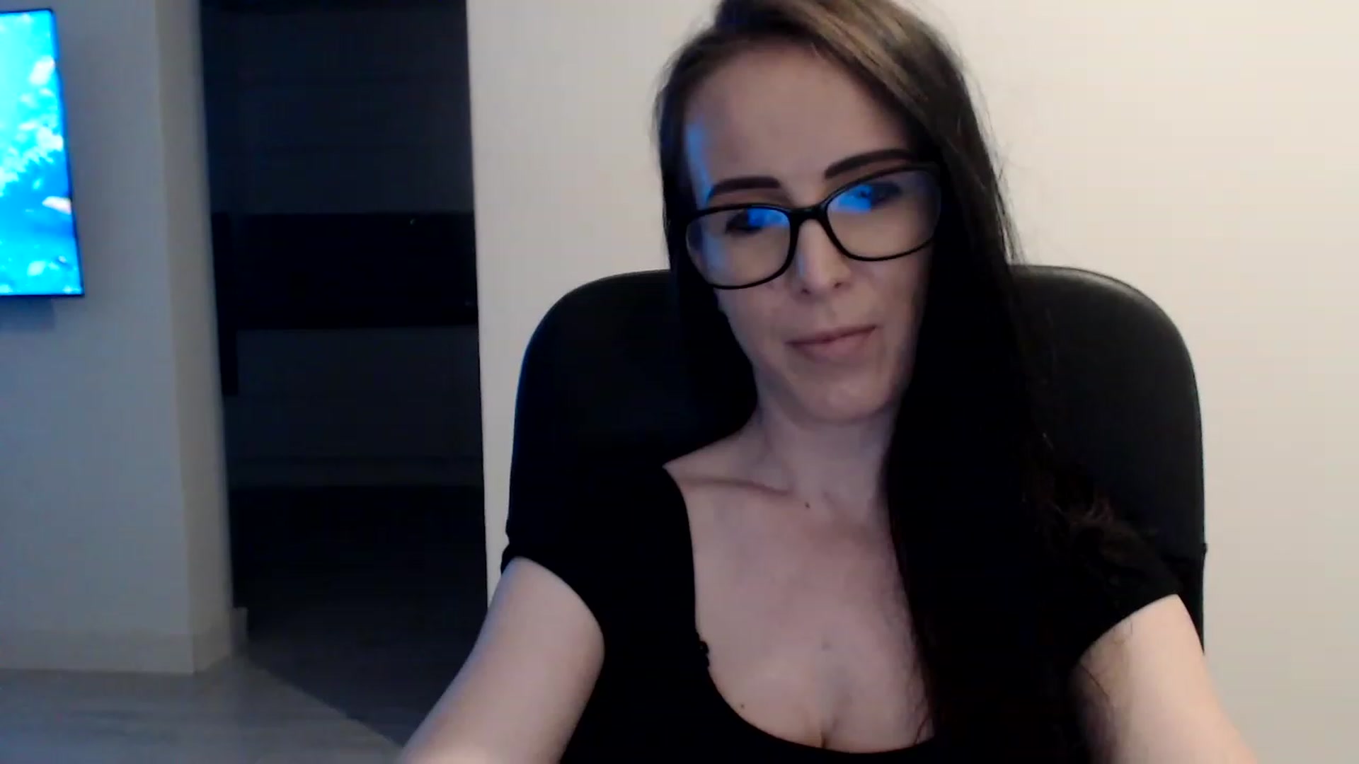 Gallery image thumbnail from Alexys23's myfreecams stream on, 06/25/2023, 03:57 image 7 of 20