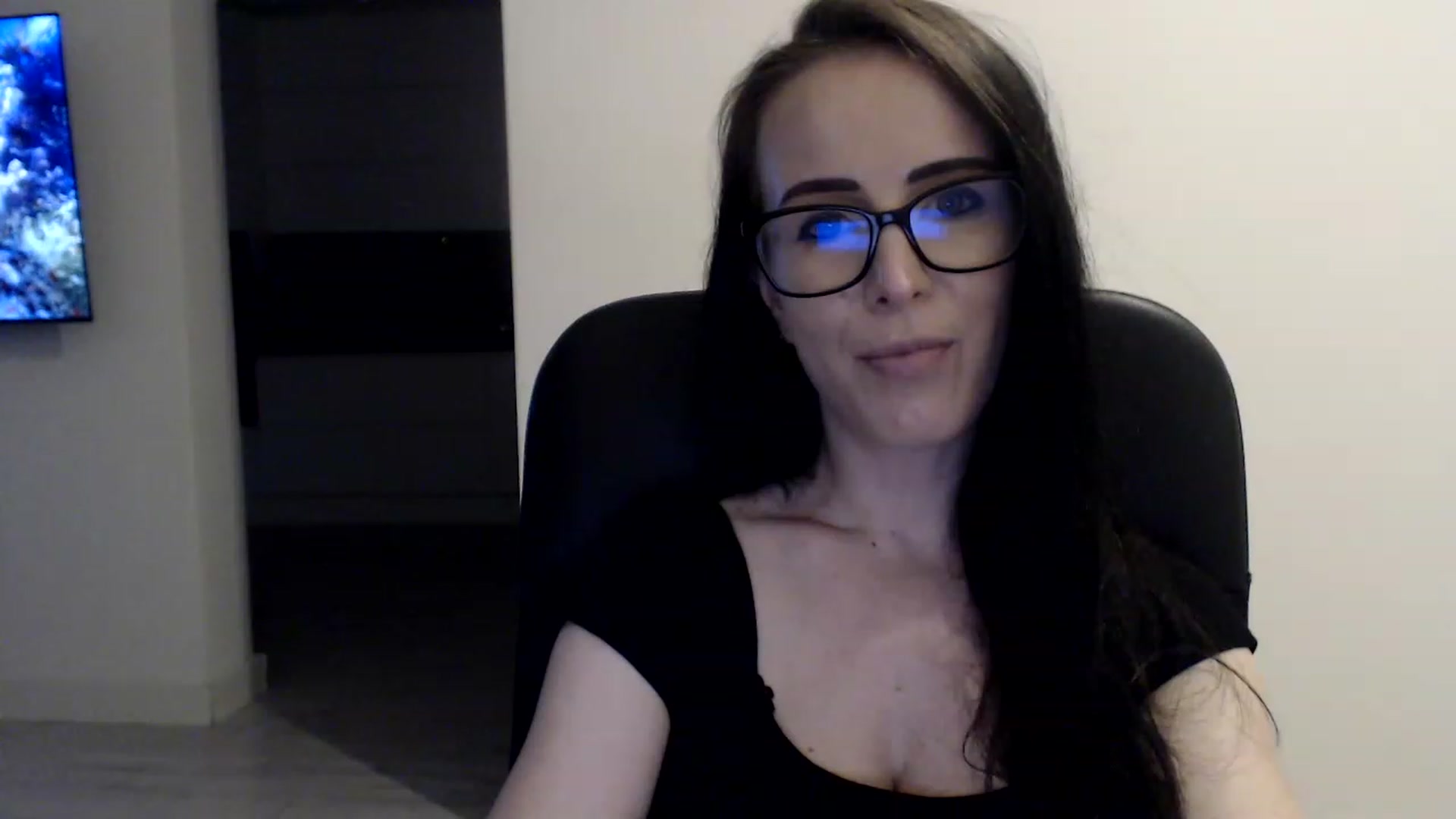 Gallery image thumbnail from Alexys23's myfreecams stream on, 06/25/2023, 03:57 image 14 of 20