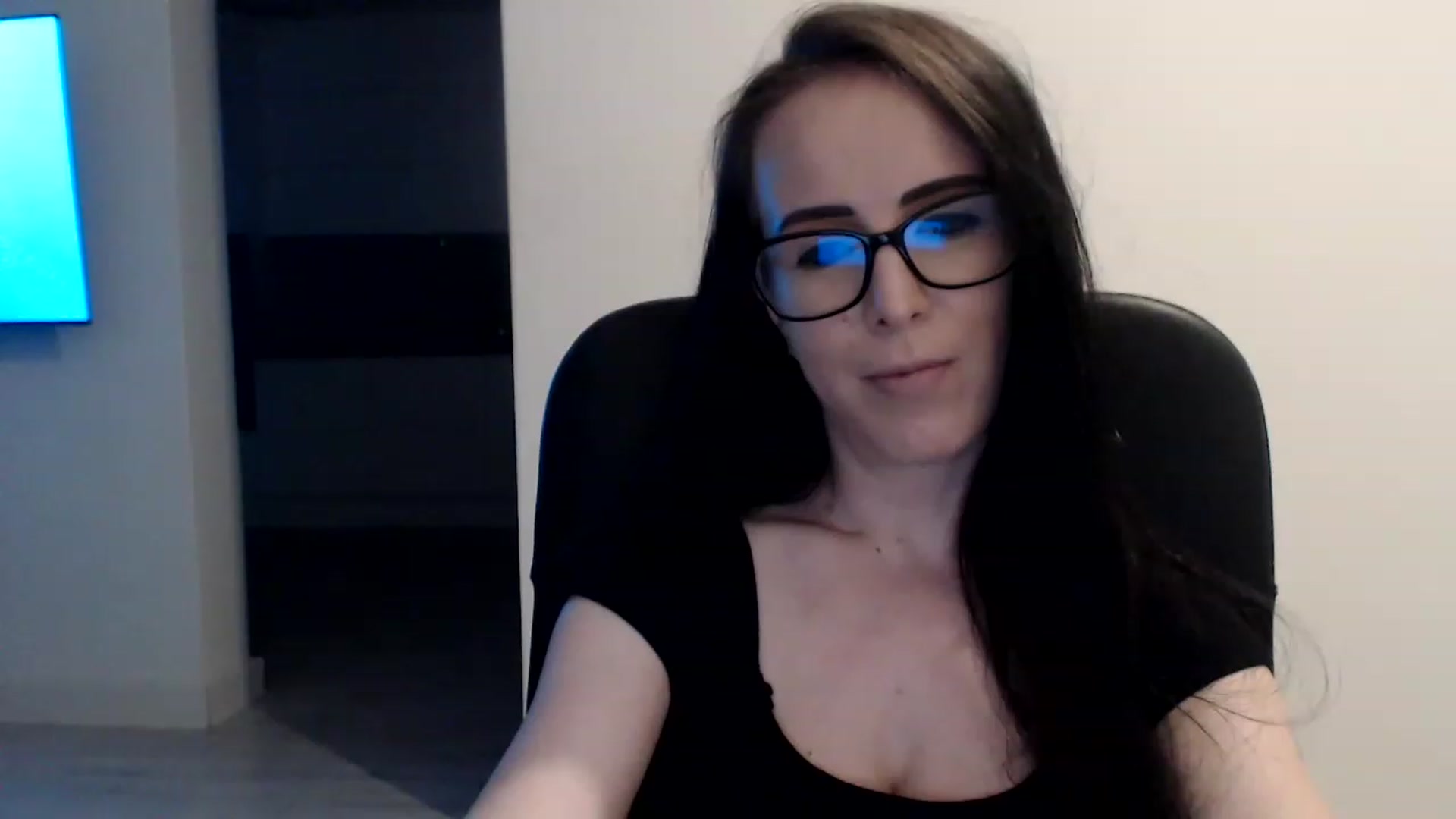 Gallery image thumbnail from Alexys23's myfreecams stream on, 06/25/2023, 03:57 image 4 of 20