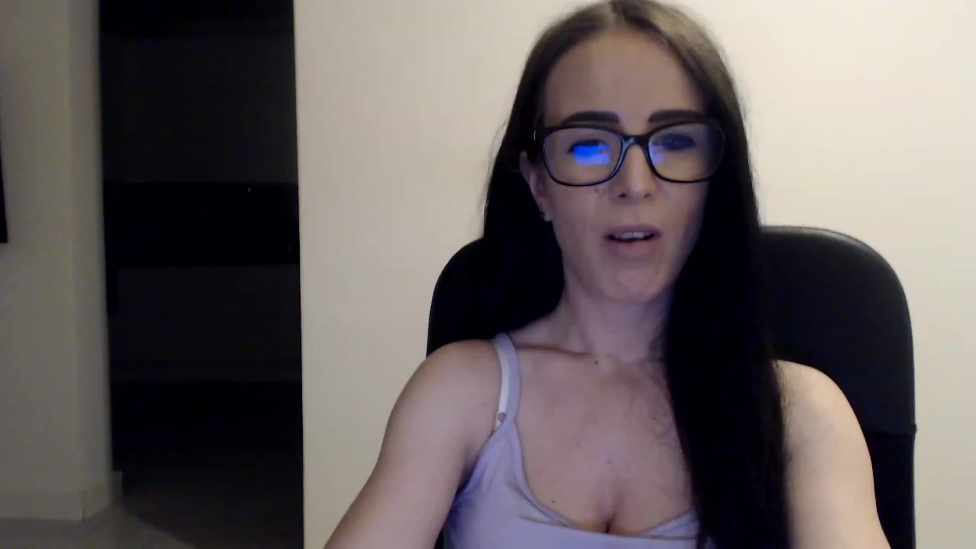 Gallery image thumbnail from Alexys23's myfreecams stream on, 06/26/2023, 03:47 image 17 of 20