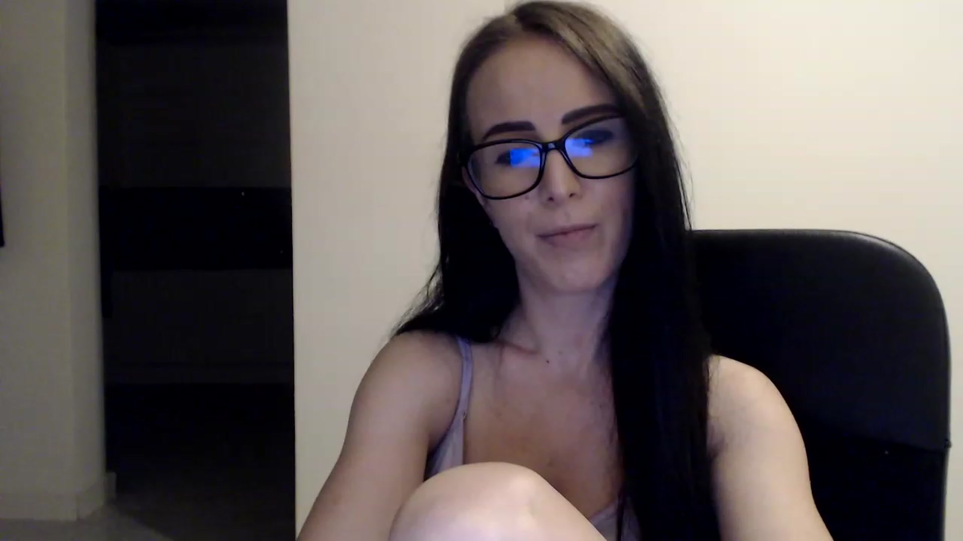 Gallery image thumbnail from Alexys23's myfreecams stream on, 06/26/2023, 03:47 image 14 of 20