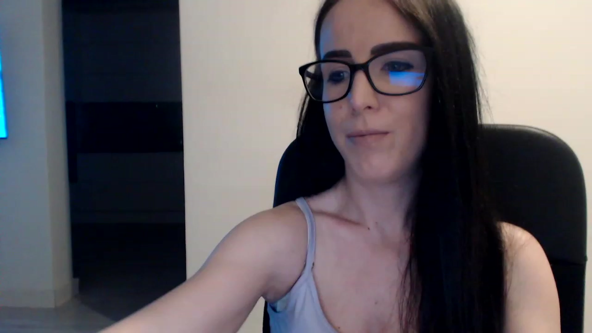 Gallery image thumbnail from Alexys23's myfreecams stream on, 06/26/2023, 03:47 image 1 of 20
