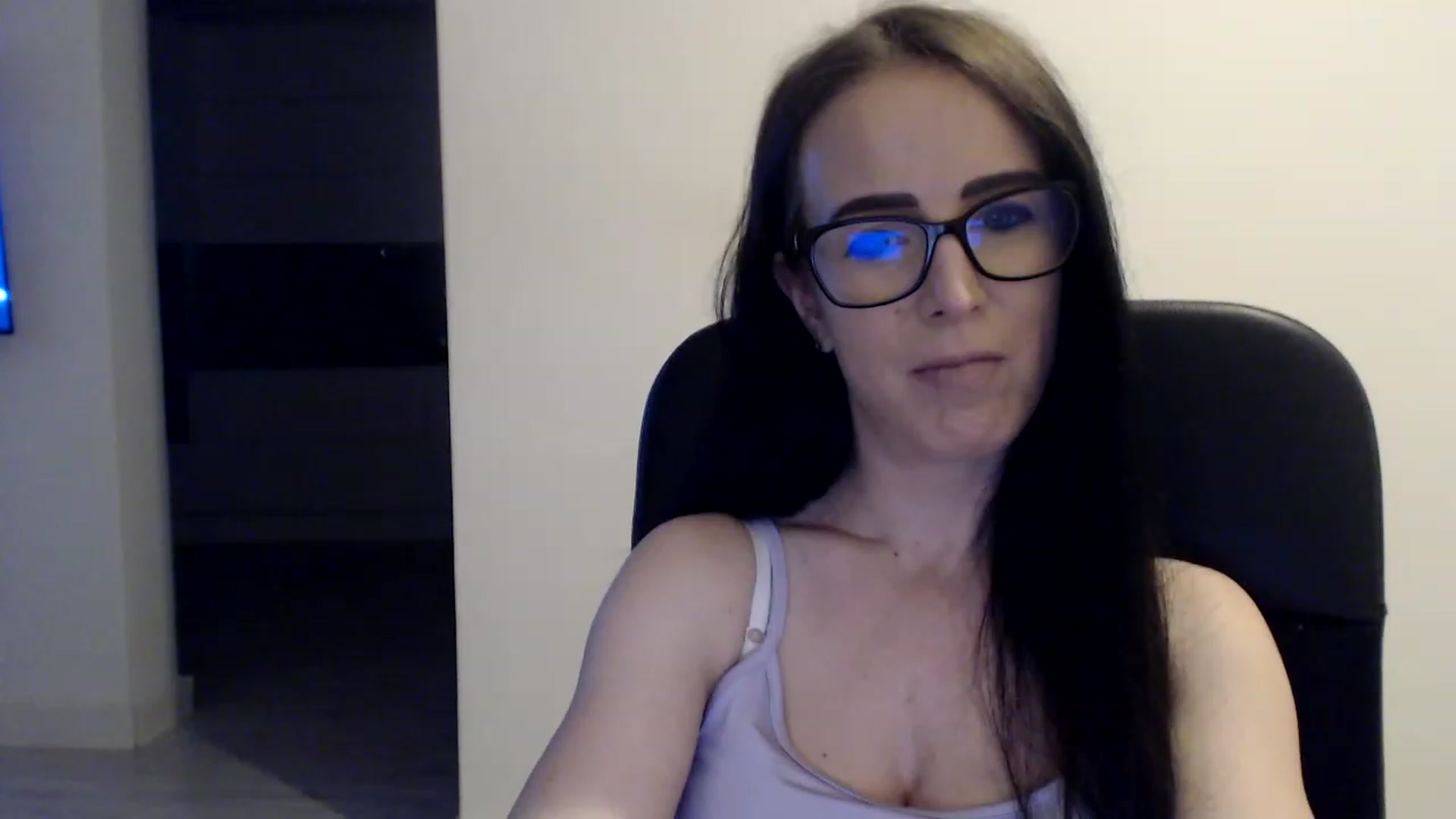 Gallery image thumbnail from Alexys23's myfreecams stream on, 06/26/2023, 03:47 image 3 of 20