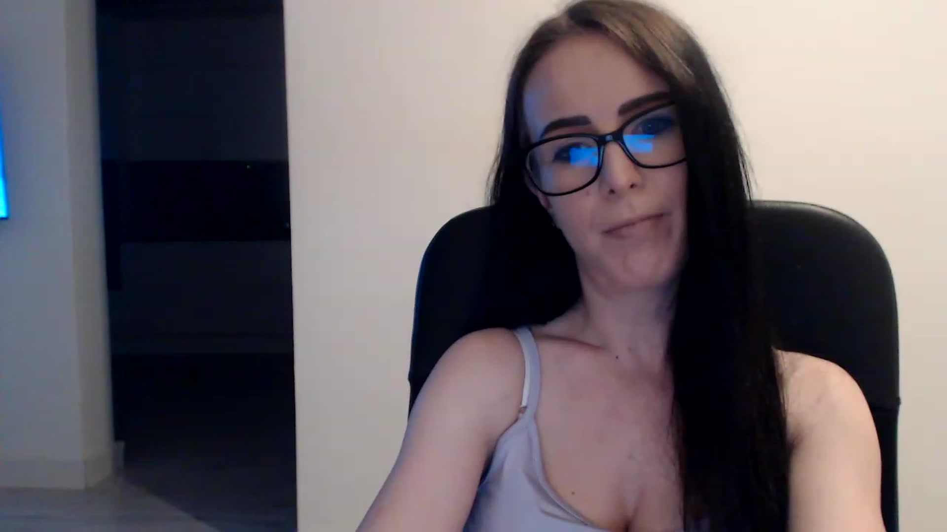 Gallery image thumbnail from Alexys23's myfreecams stream on, 06/26/2023, 03:47 image 2 of 20
