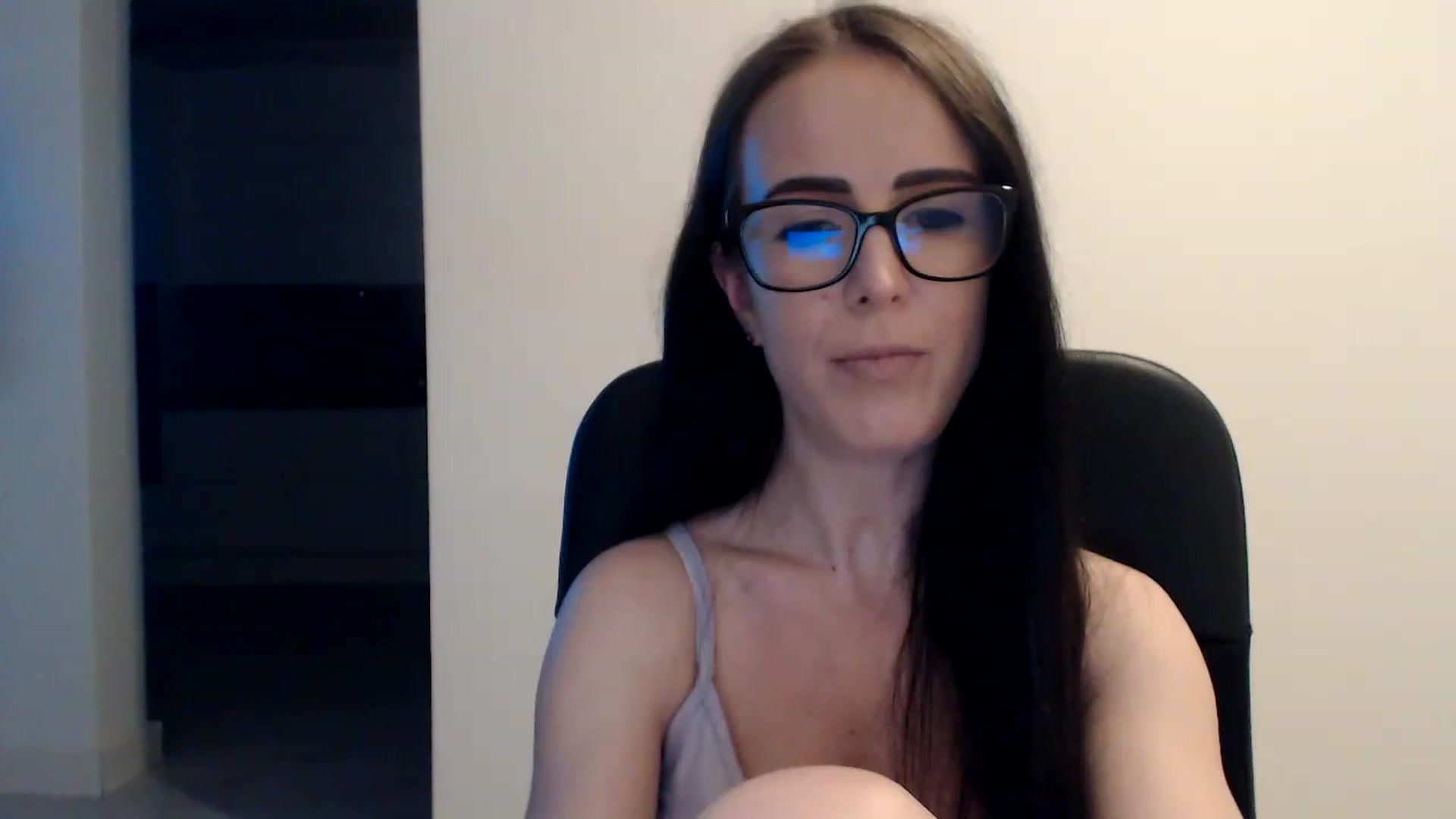 Gallery image thumbnail from Alexys23's myfreecams stream on, 06/26/2023, 03:47 image 6 of 20