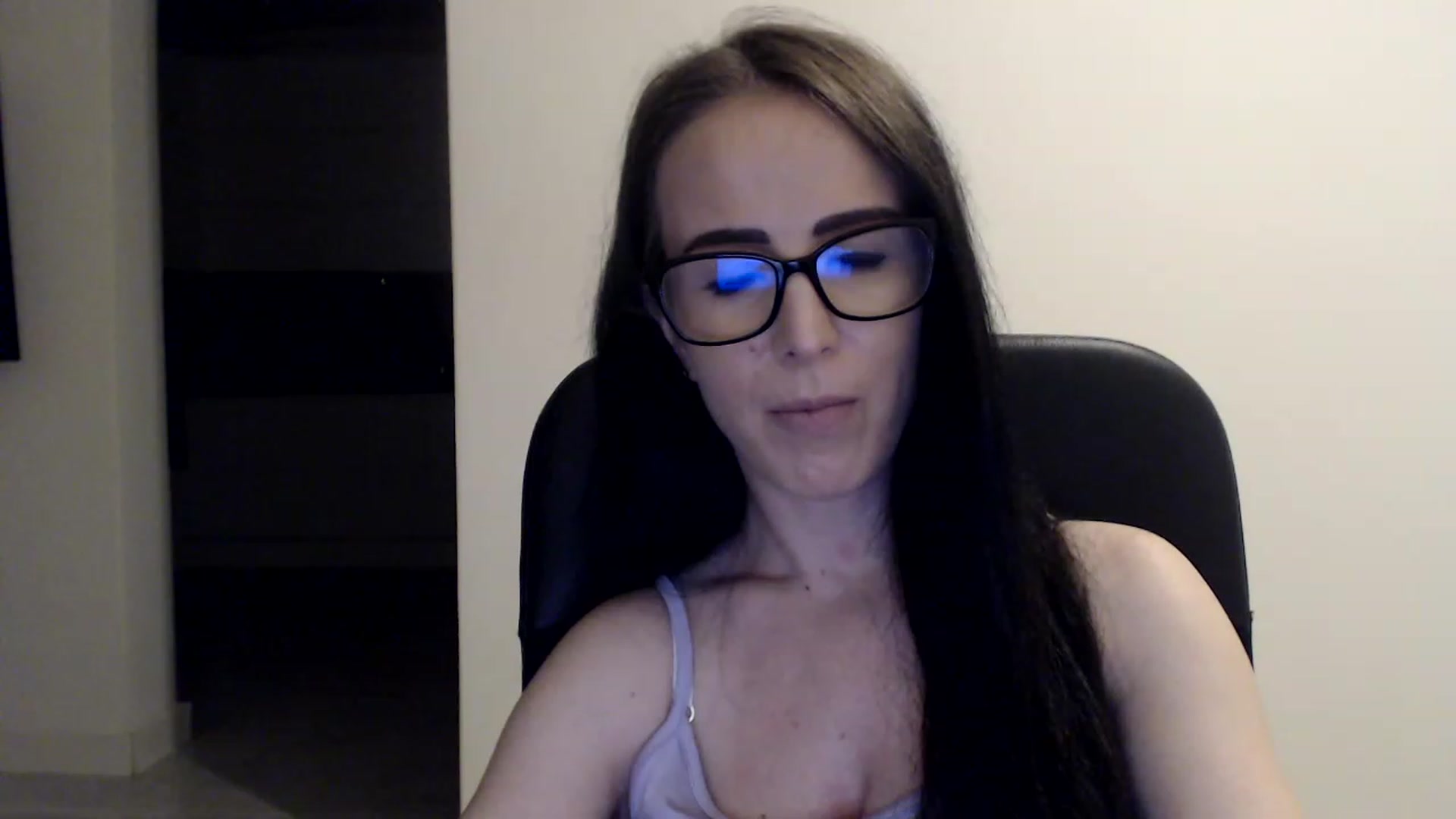 Gallery image thumbnail from Alexys23's myfreecams stream on, 06/26/2023, 03:47 image 13 of 20