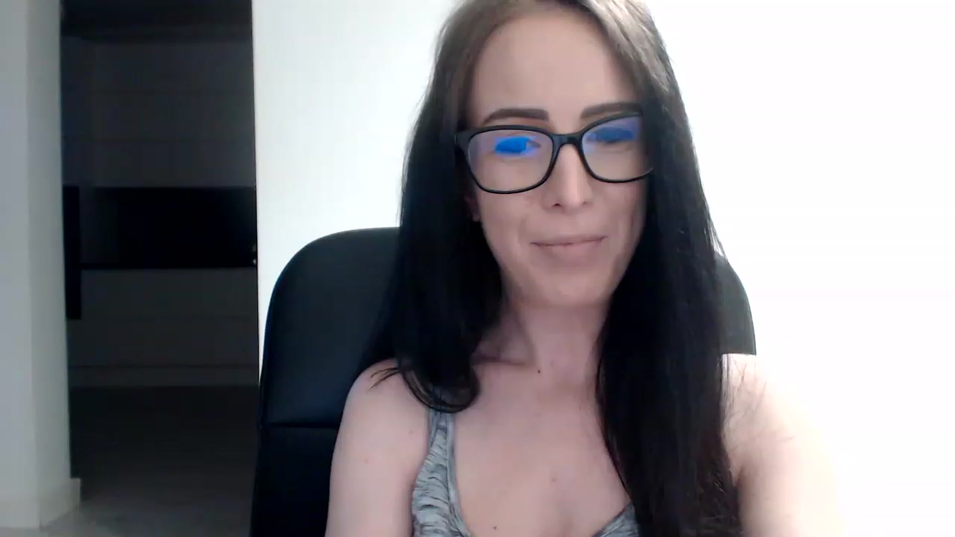 Gallery image thumbnail from Alexys23's myfreecams stream on, 07/16/2023, 01:06 image 4 of 20