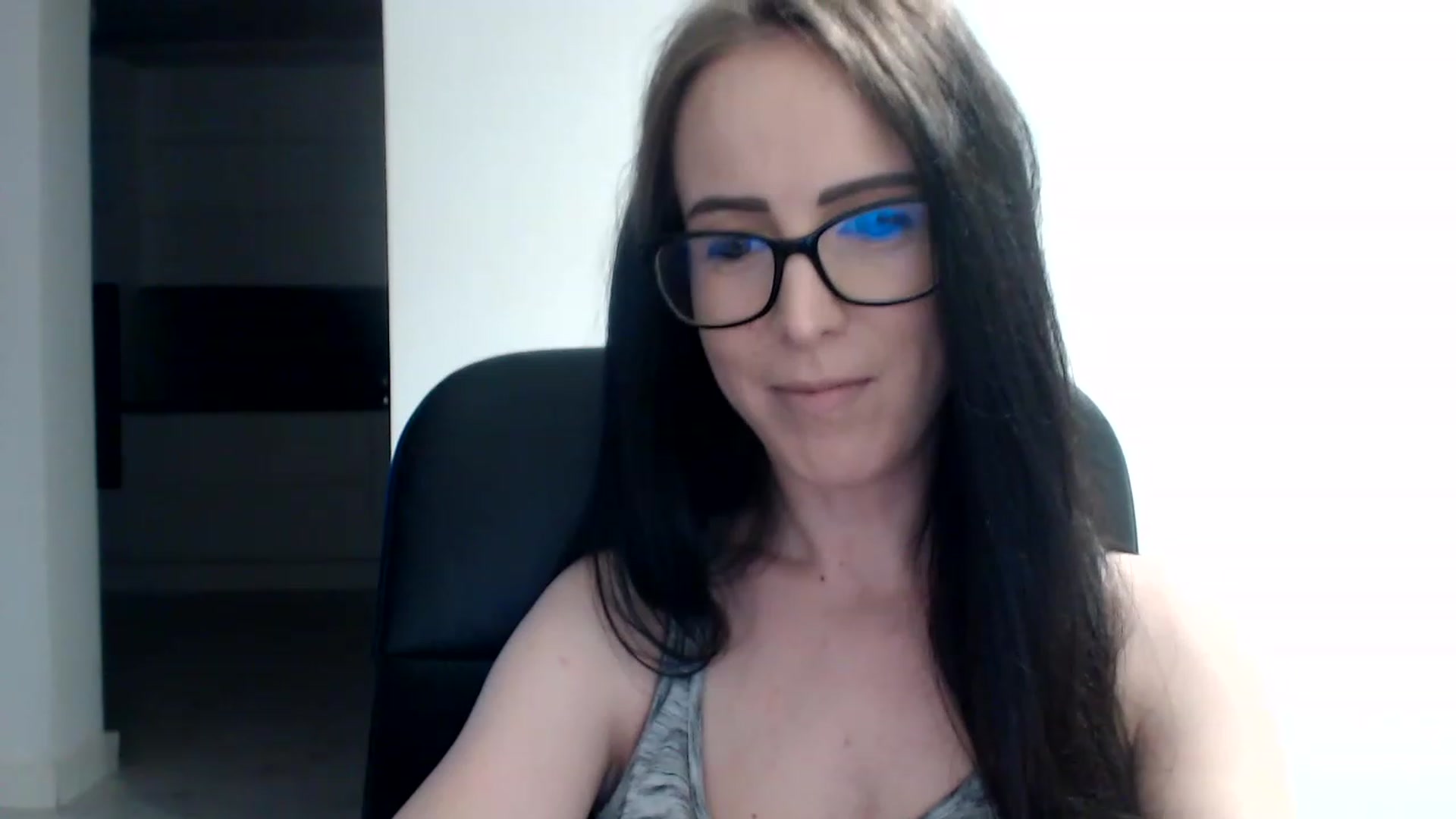 Gallery image thumbnail from Alexys23's myfreecams stream on, 07/16/2023, 01:06 image 10 of 20