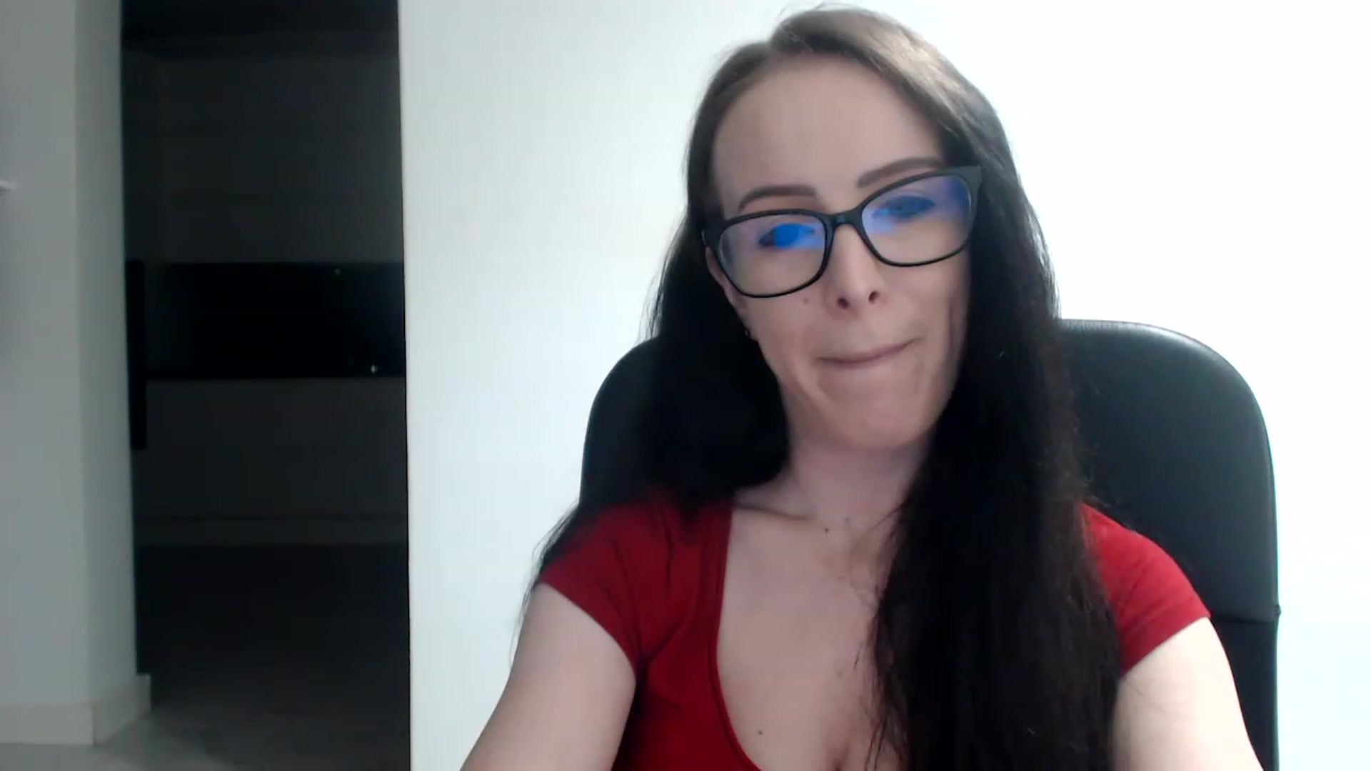 Gallery image thumbnail from Alexys23's myfreecams stream on, 08/12/2023, 01:59 image 13 of 20