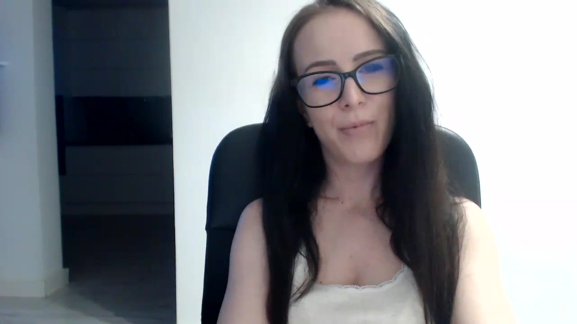 Gallery image thumbnail from Alexys23's myfreecams stream on, 08/13/2023, 01:46 image 18 of 20