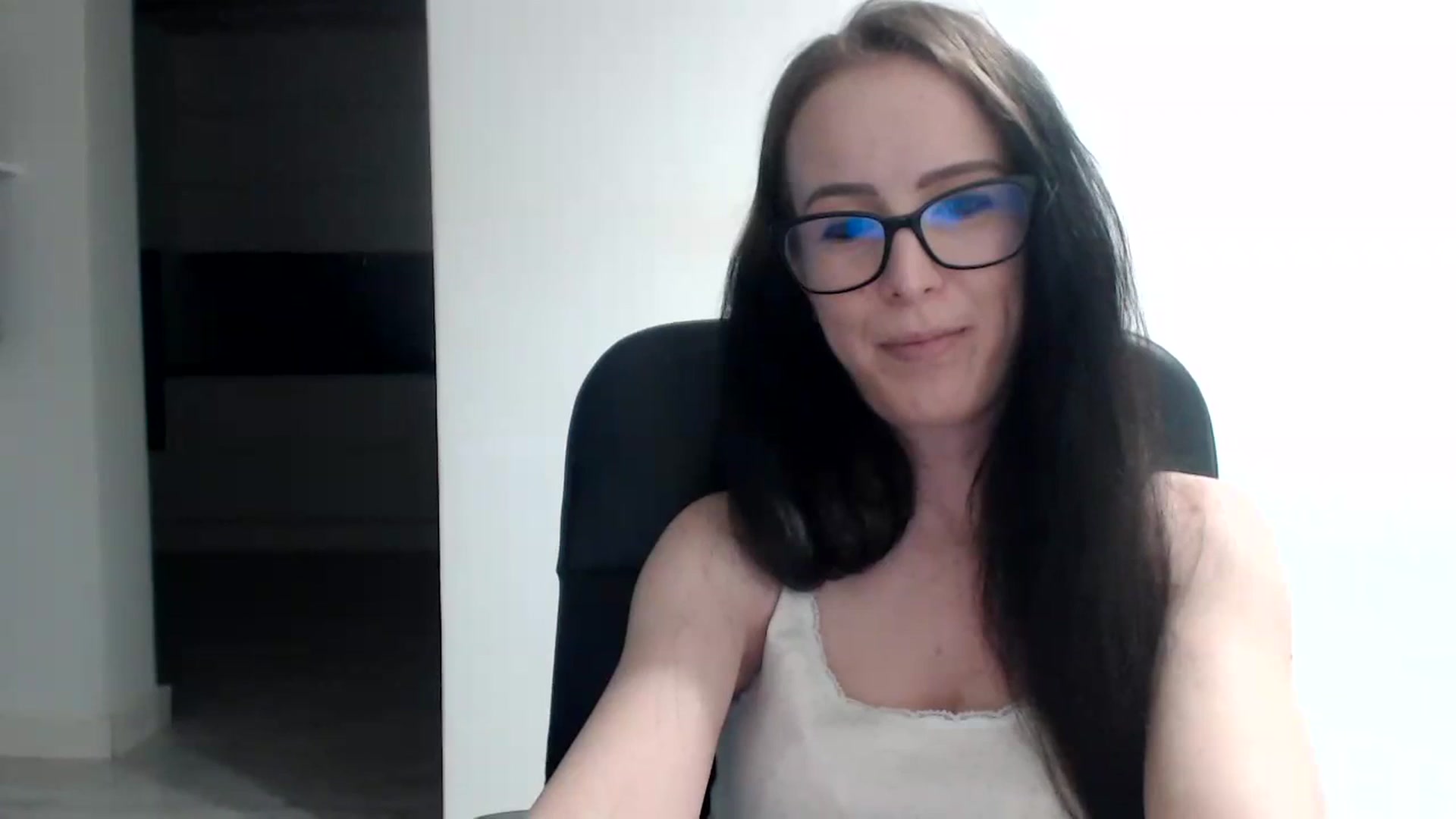Gallery image thumbnail from Alexys23's myfreecams stream on, 08/13/2023, 01:46 image 16 of 20