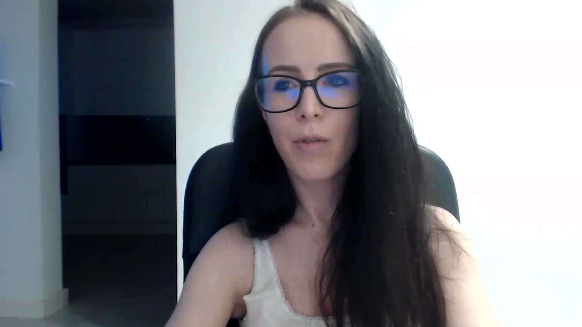 Gallery image thumbnail from Alexys23's myfreecams stream on, 08/13/2023, 01:46 image 7 of 20