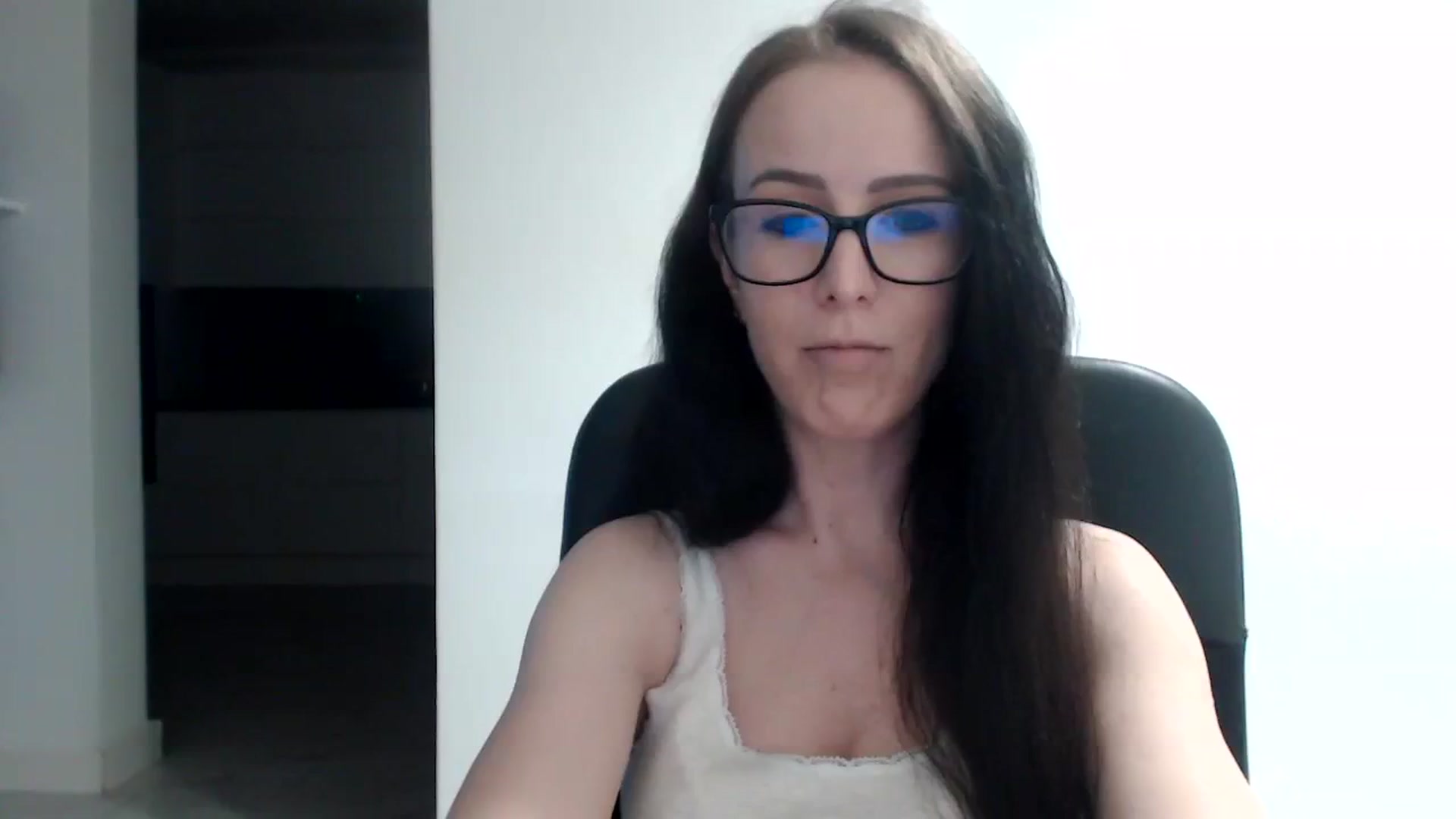 Gallery image thumbnail from Alexys23's myfreecams stream on, 08/13/2023, 01:46 image 1 of 20