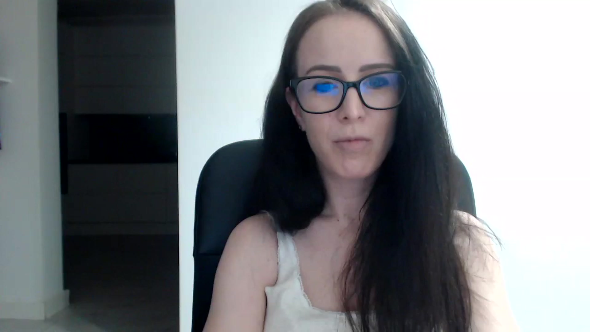 Gallery image thumbnail from Alexys23's myfreecams stream on, 08/13/2023, 01:46 image 6 of 20