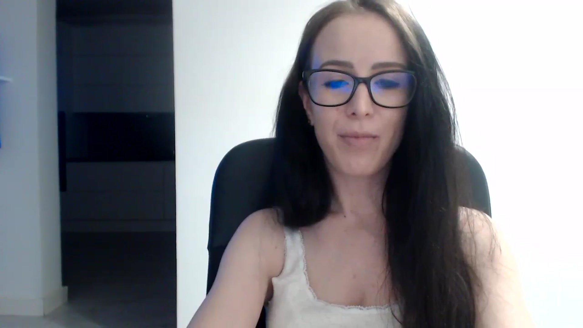 Gallery image thumbnail from Alexys23's myfreecams stream on, 08/13/2023, 01:46 image 10 of 20