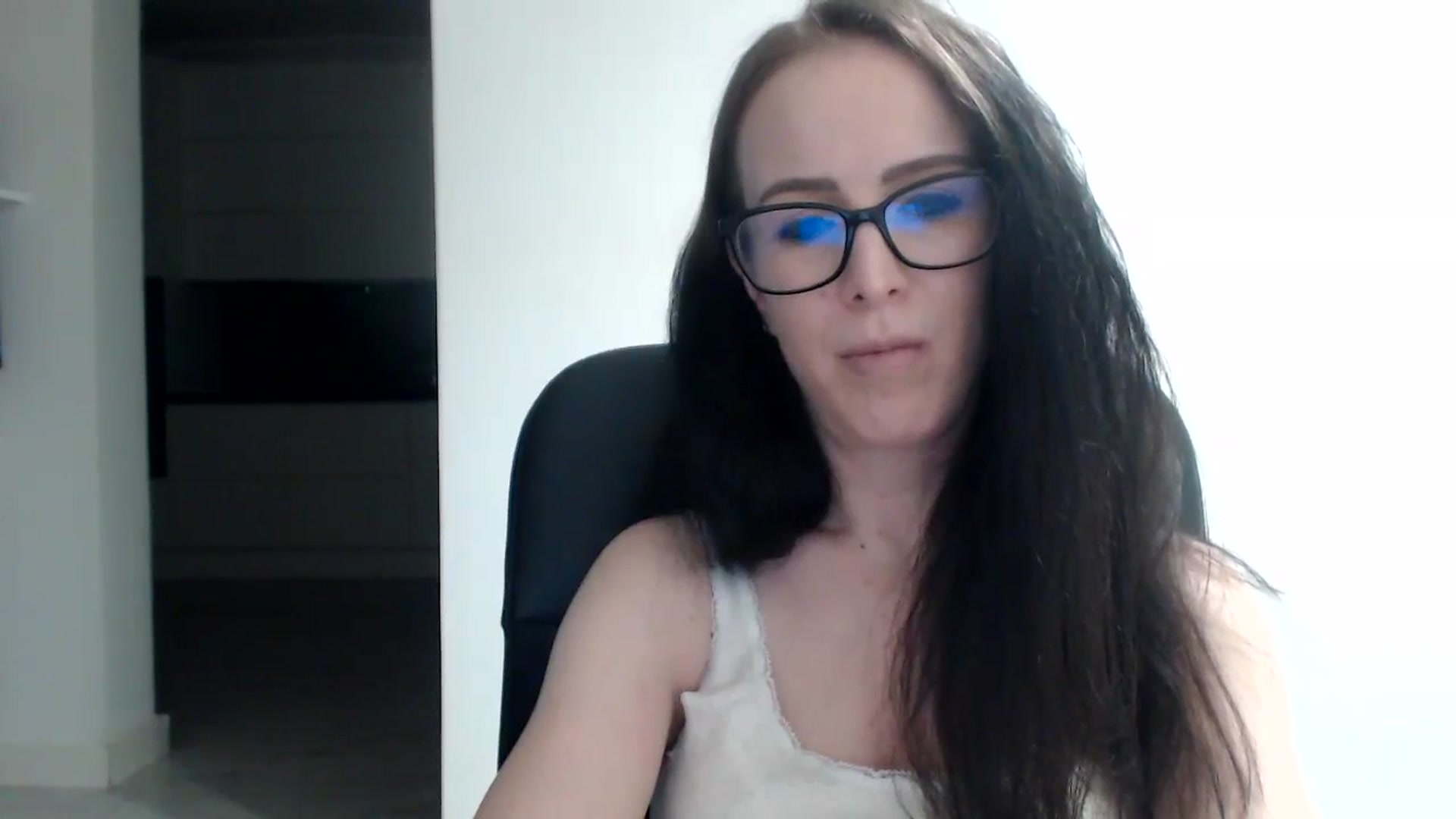 Gallery image thumbnail from Alexys23's myfreecams stream on, 08/13/2023, 01:46 image 5 of 20