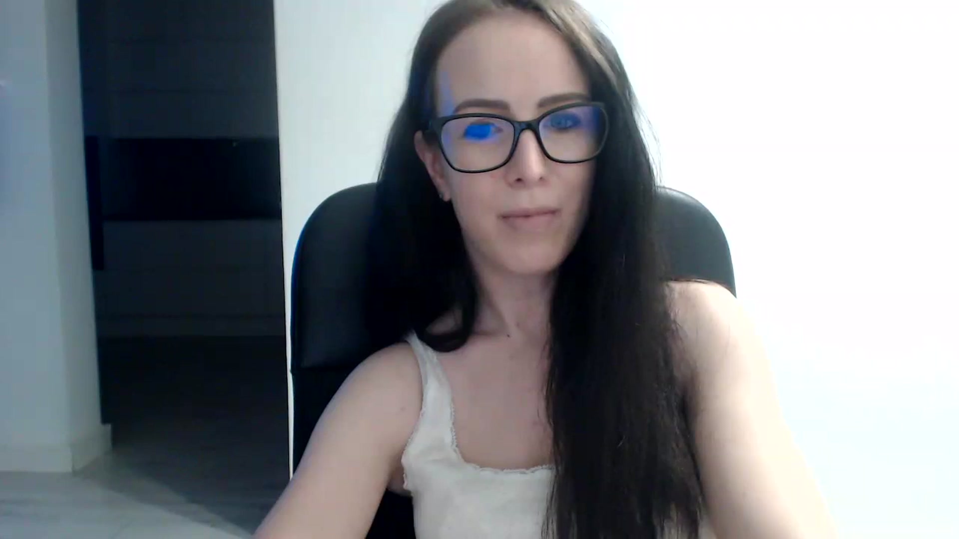 Gallery image thumbnail from Alexys23's myfreecams stream on, 08/13/2023, 02:39 image 4 of 20