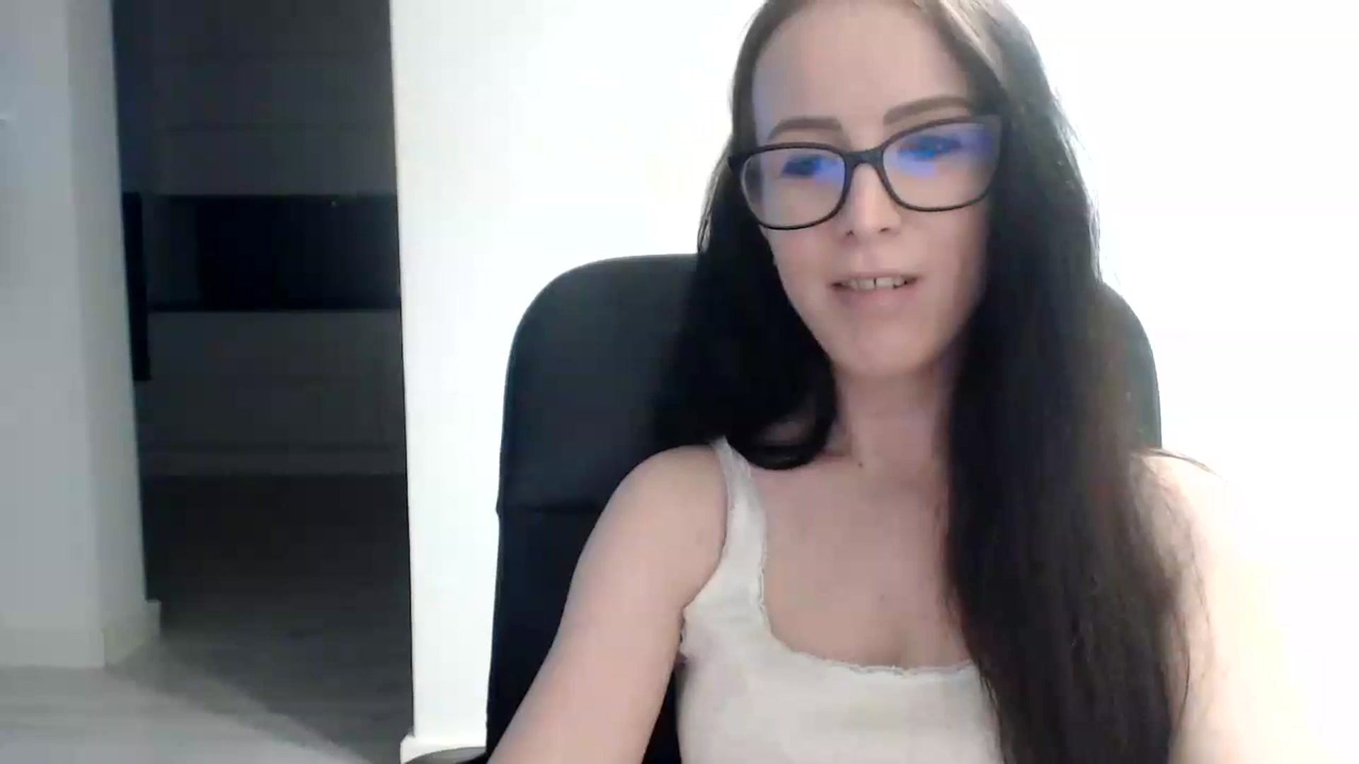 Gallery image thumbnail from Alexys23's myfreecams stream on, 08/13/2023, 02:39 image 2 of 20