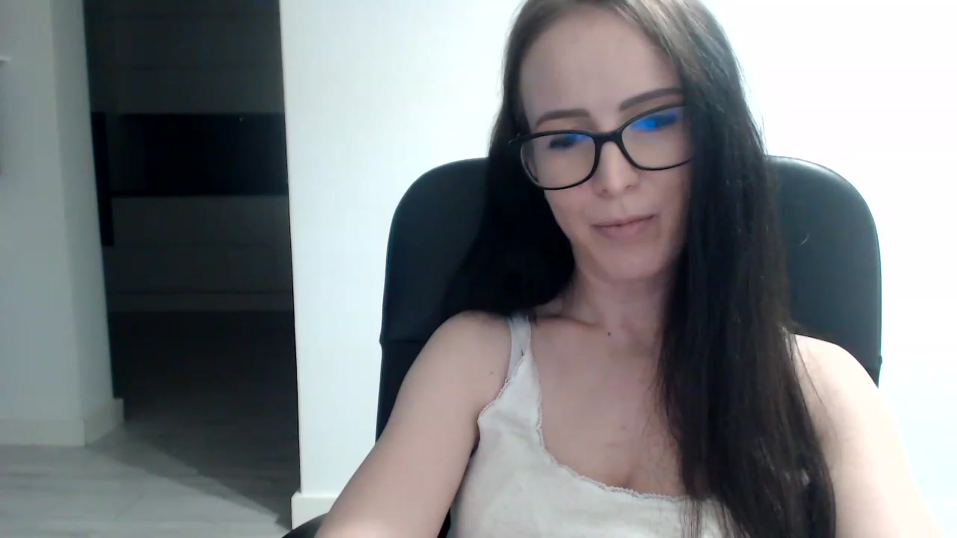 Gallery image thumbnail from Alexys23's myfreecams stream on, 08/13/2023, 03:32 image 11 of 20