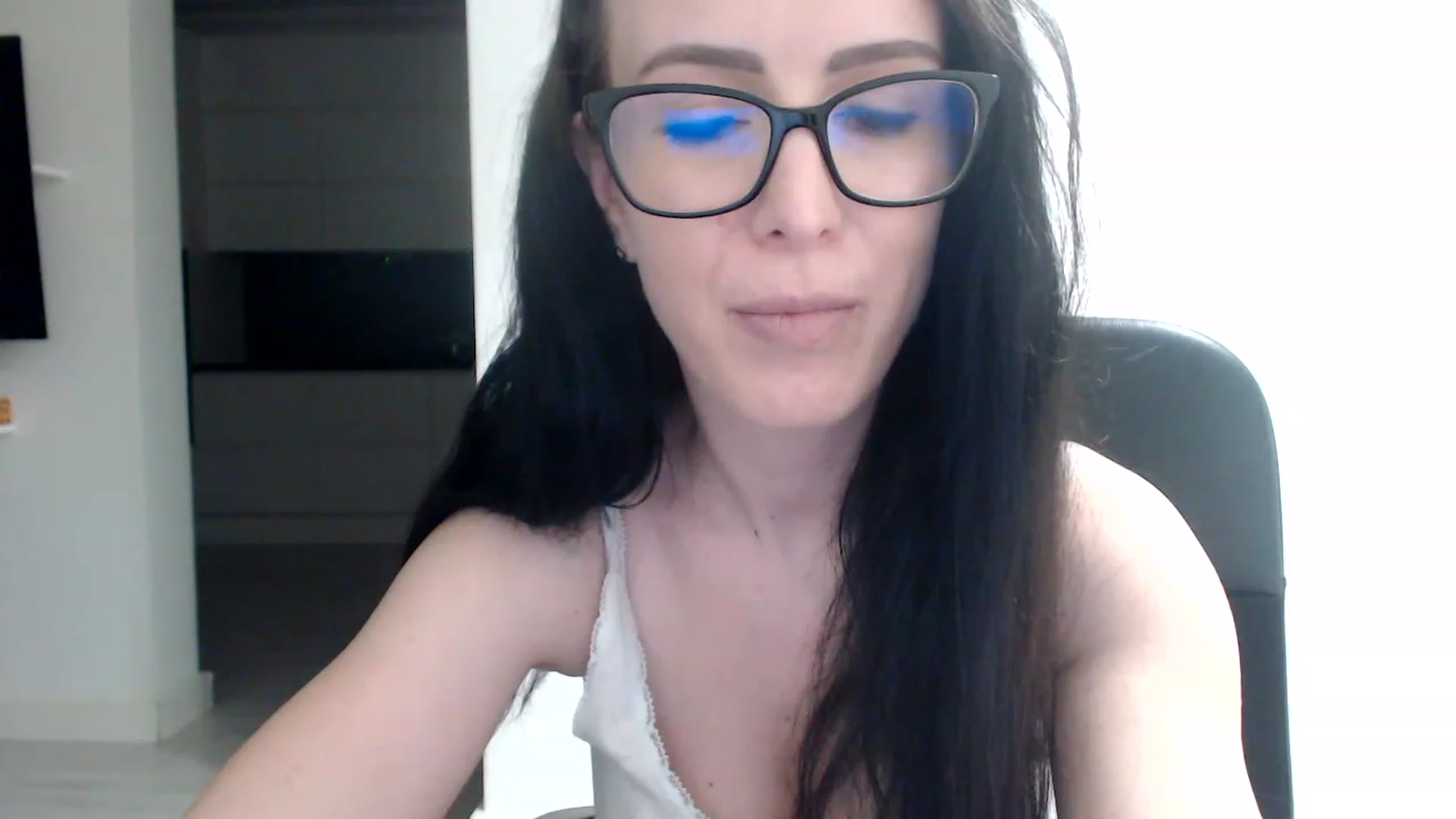 Gallery image thumbnail from Alexys23's myfreecams stream on, 08/13/2023, 03:32 image 19 of 20