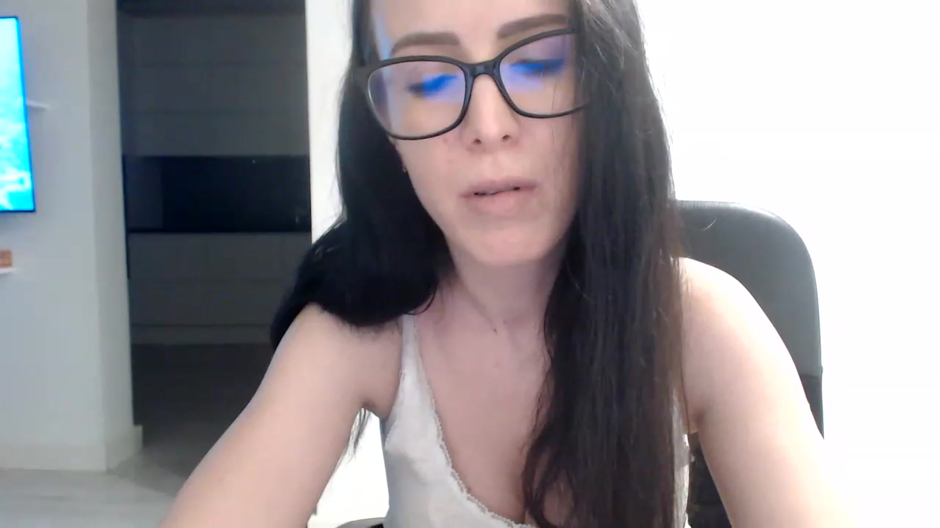 Gallery image thumbnail from Alexys23's myfreecams stream on, 08/13/2023, 03:32 image 17 of 20