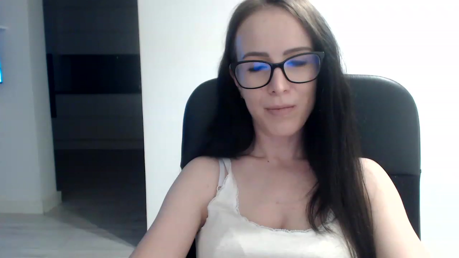 Gallery image thumbnail from Alexys23's myfreecams stream on, 08/13/2023, 03:32 image 6 of 20
