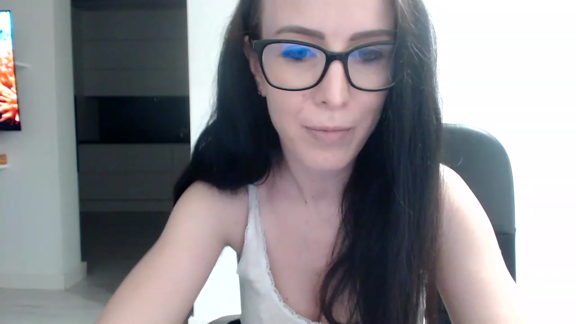 Gallery image thumbnail from Alexys23's myfreecams stream on, 08/13/2023, 03:32 image 16 of 20