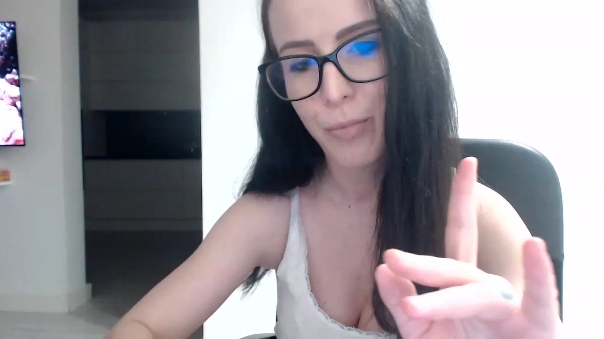 Gallery image thumbnail from Alexys23's myfreecams stream on, 08/13/2023, 03:32 image 13 of 20