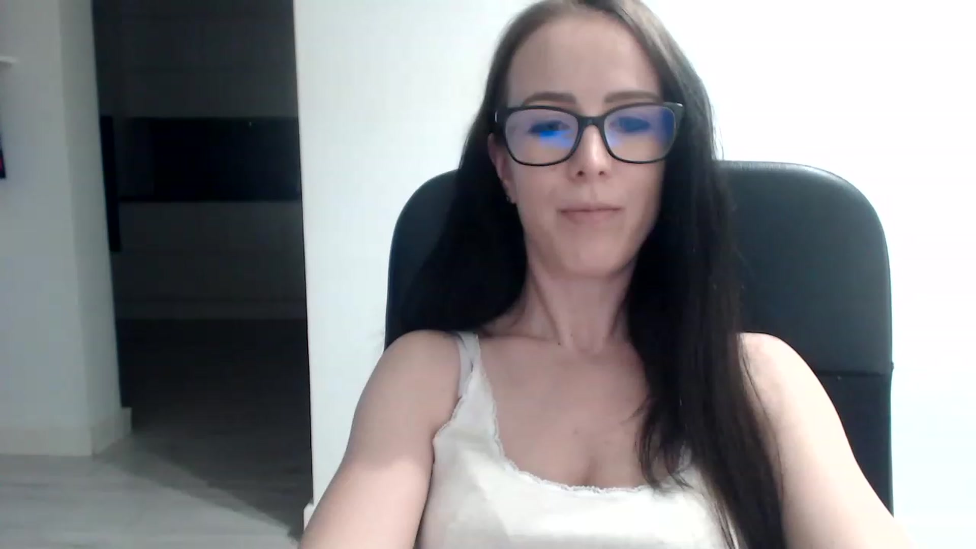 Gallery image thumbnail from Alexys23's myfreecams stream on, 08/13/2023, 03:32 image 8 of 20