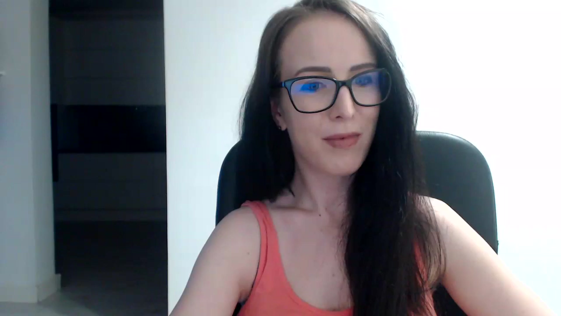 Gallery image thumbnail from Alexys23's myfreecams stream on, 08/14/2023, 03:29 image 1 of 20