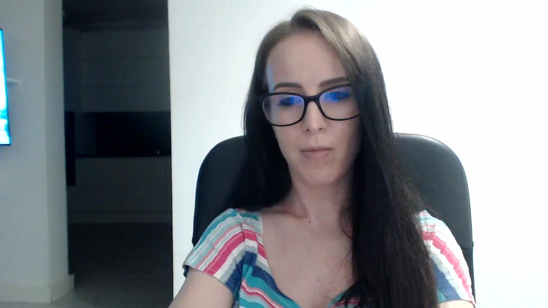 Gallery image thumbnail from Alexys23's myfreecams stream on, 08/26/2023, 01:39 image 17 of 20