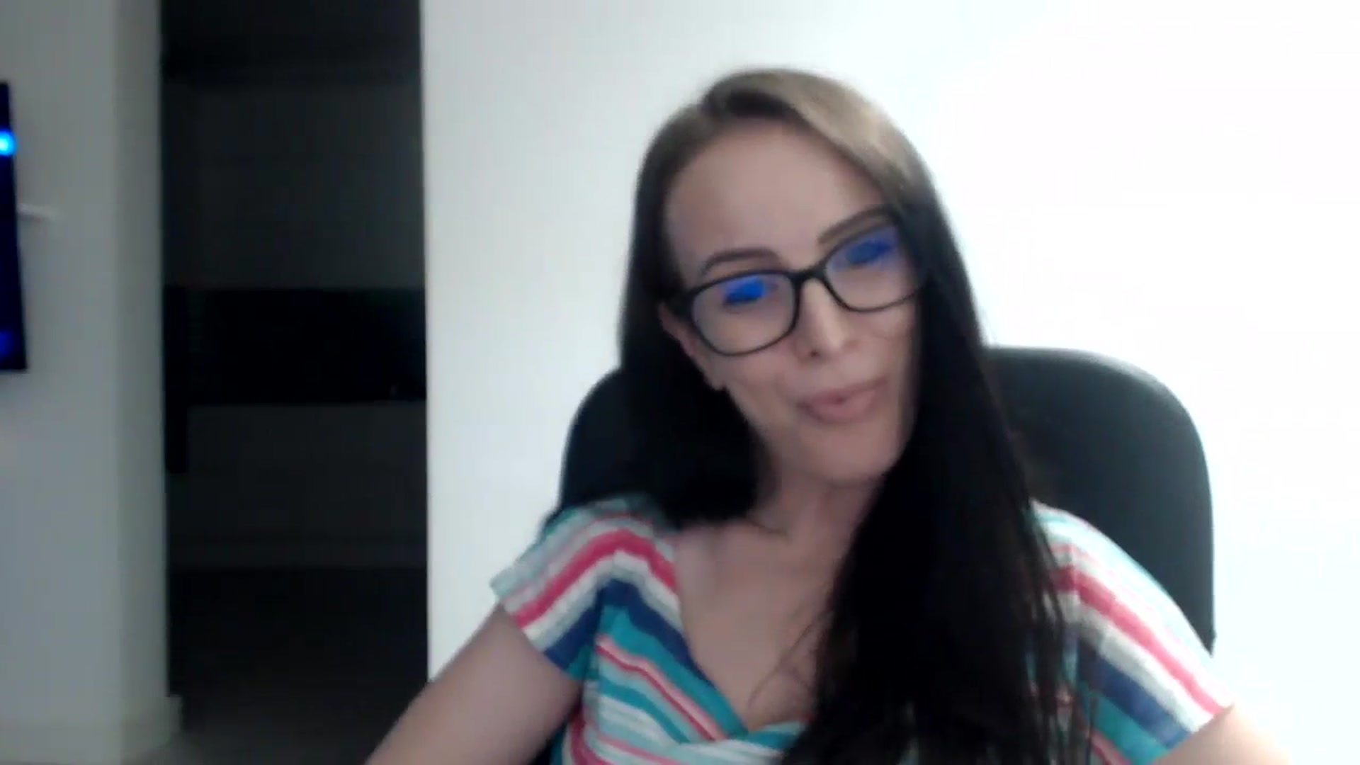 Gallery image thumbnail from Alexys23's myfreecams stream on, 08/26/2023, 01:39 image 16 of 20