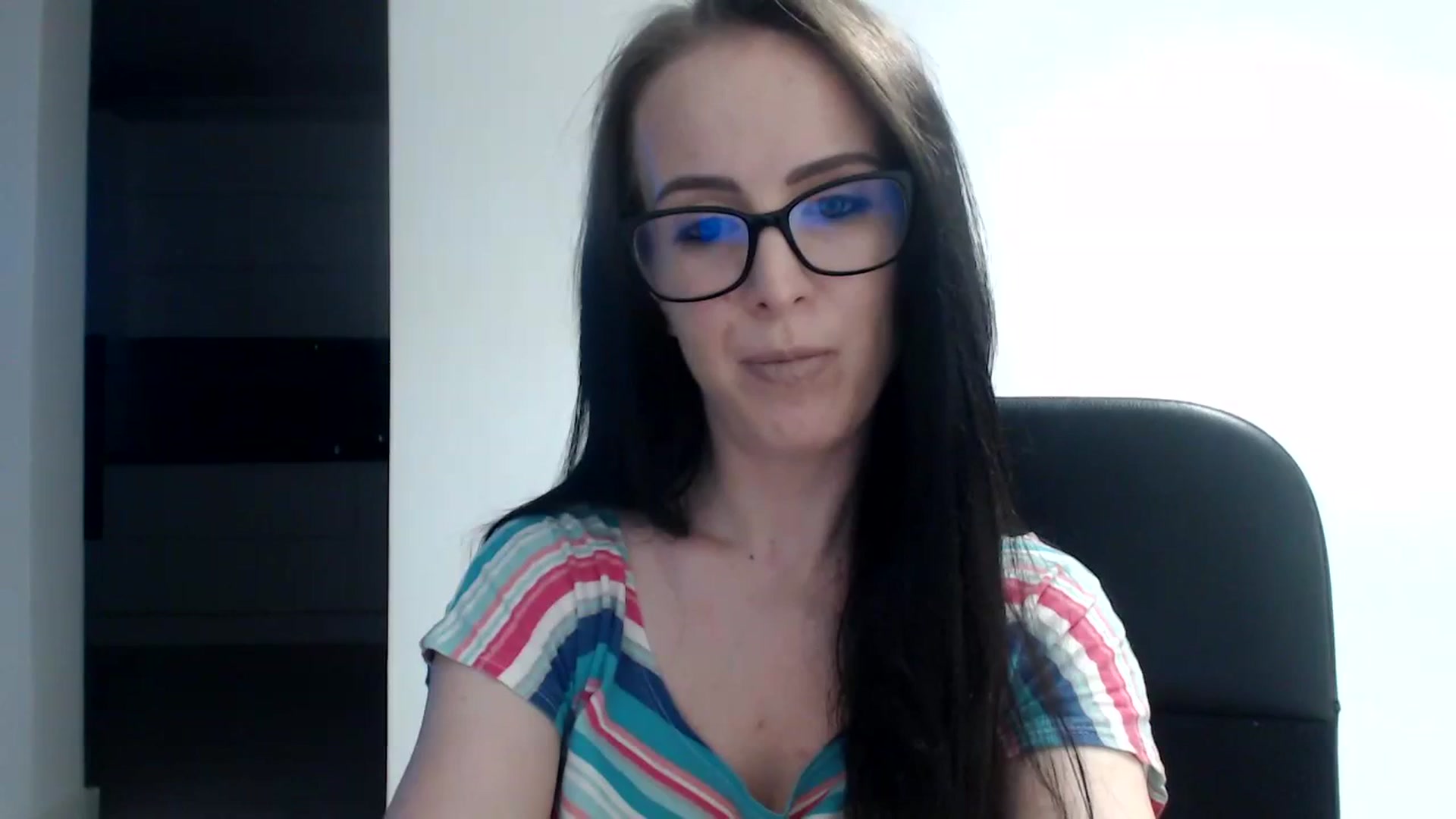 Gallery image thumbnail from Alexys23's myfreecams stream on, 08/26/2023, 01:39 image 1 of 20
