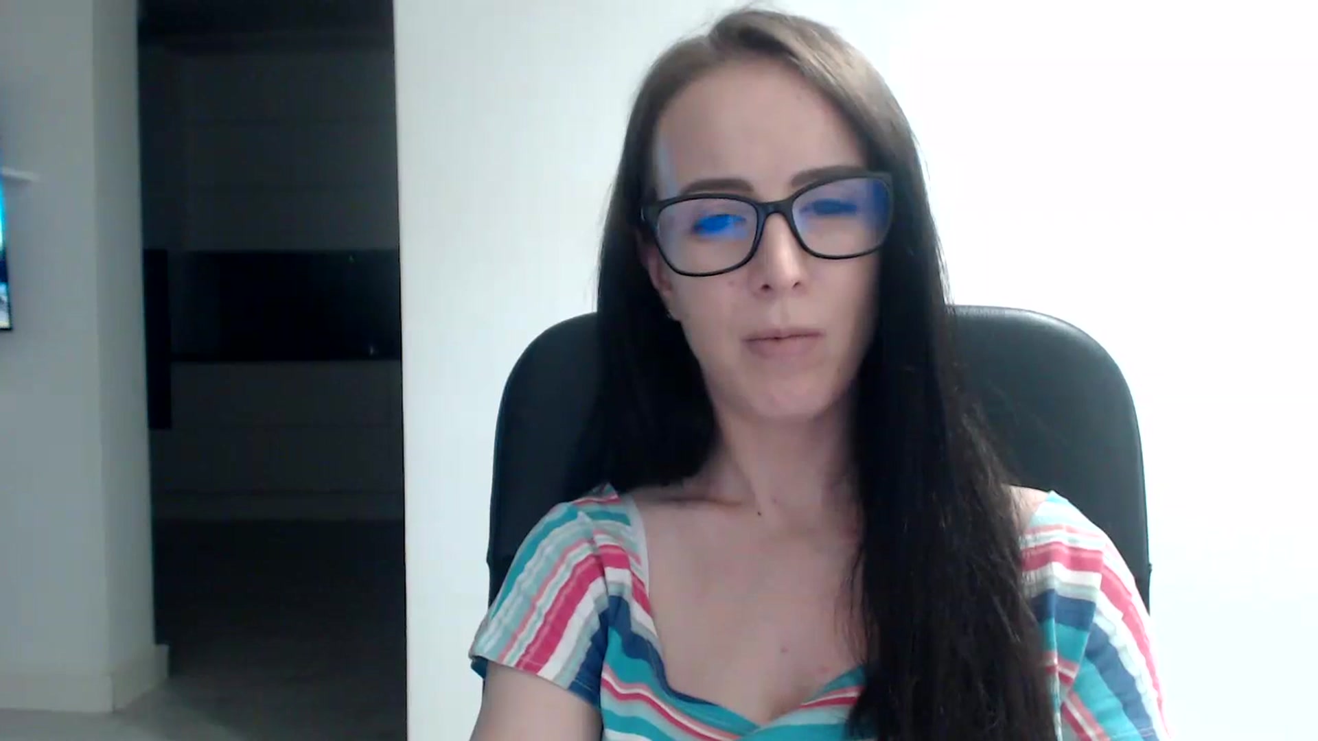 Gallery image thumbnail from Alexys23's myfreecams stream on, 08/26/2023, 02:18 image 6 of 20
