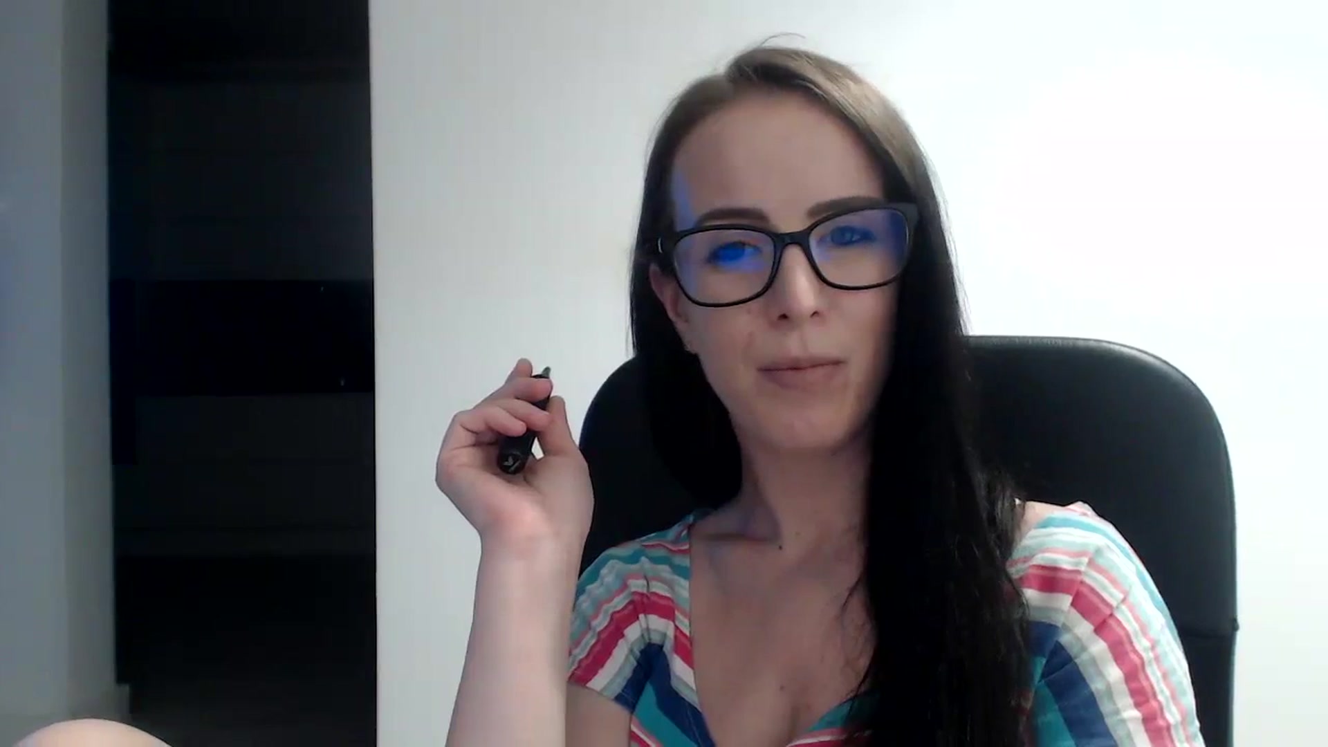 Gallery image thumbnail from Alexys23's myfreecams stream on, 08/26/2023, 02:18 image 16 of 20