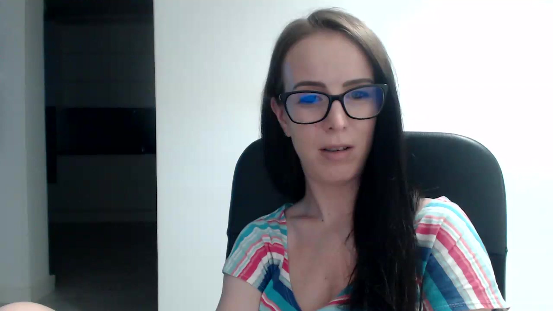 Gallery image thumbnail from Alexys23's myfreecams stream on, 08/26/2023, 02:18 image 17 of 20
