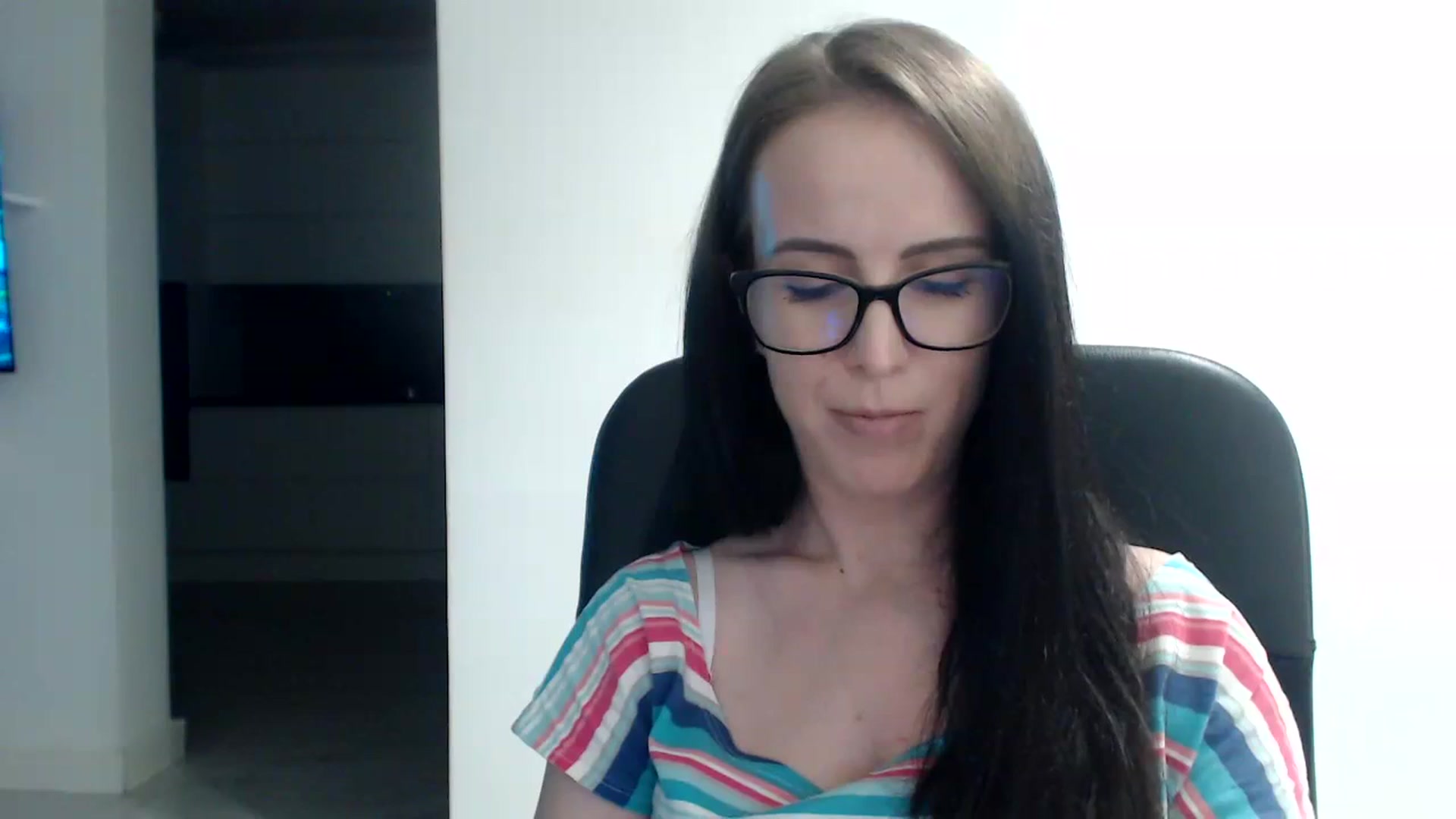 Gallery image thumbnail from Alexys23's myfreecams stream on, 08/26/2023, 02:18 image 7 of 20
