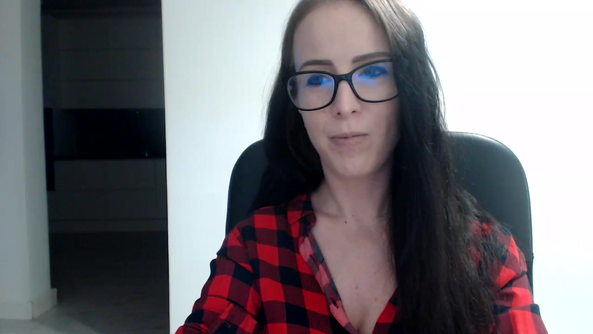 Gallery image thumbnail from Alexys23's myfreecams stream on, 08/27/2023, 03:18 image 1 of 20