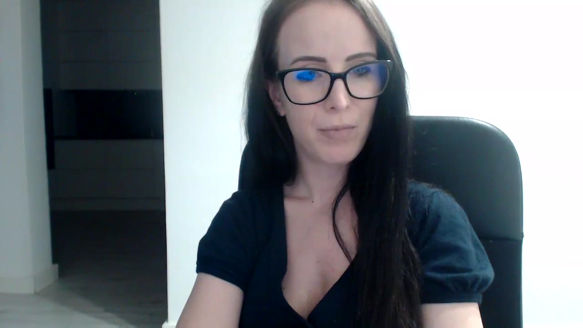 Gallery image thumbnail from Alexys23's myfreecams stream on, 09/10/2023, 03:31 image 13 of 20