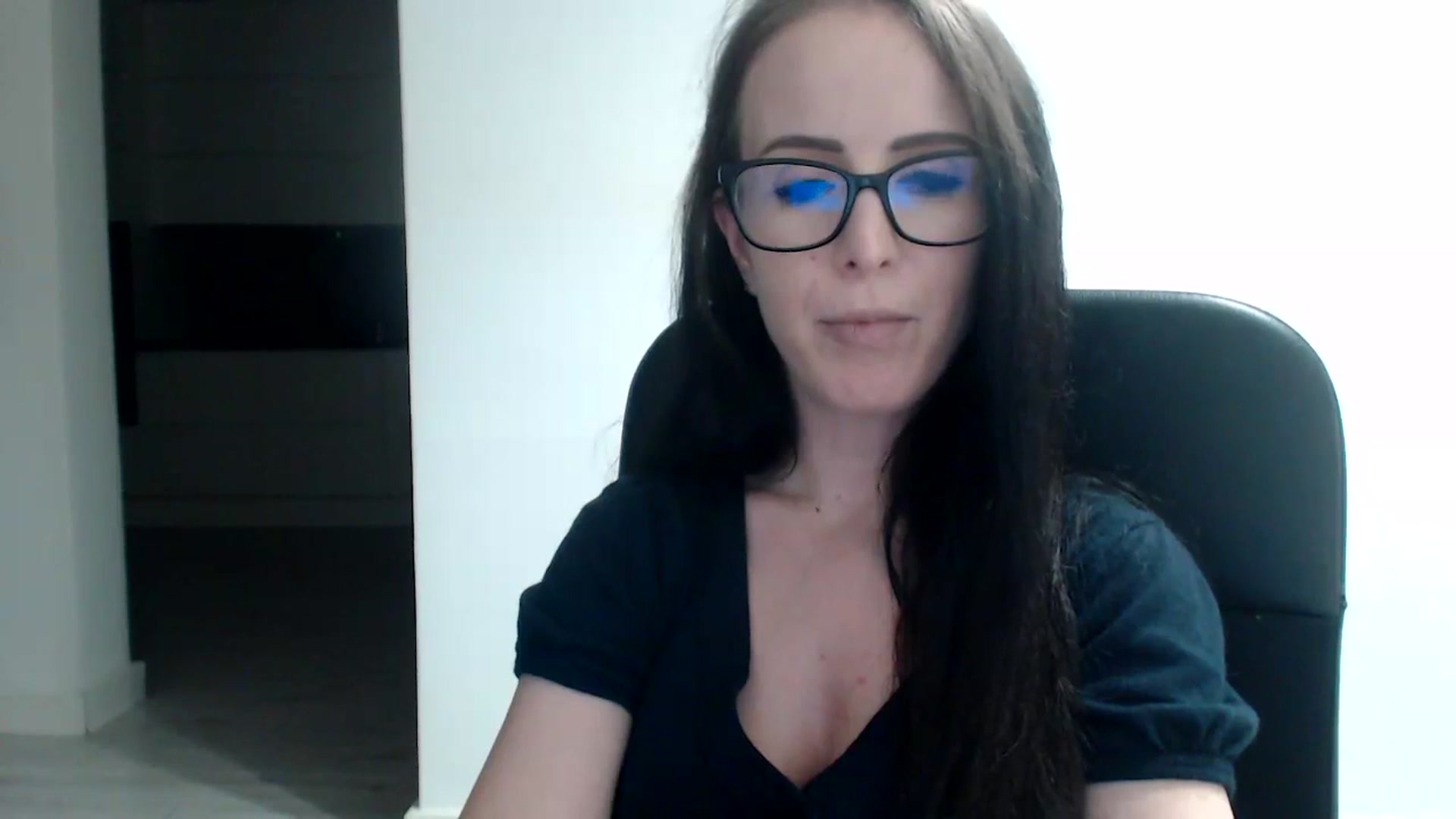 Gallery image thumbnail from Alexys23's myfreecams stream on, 09/10/2023, 03:31 image 16 of 20
