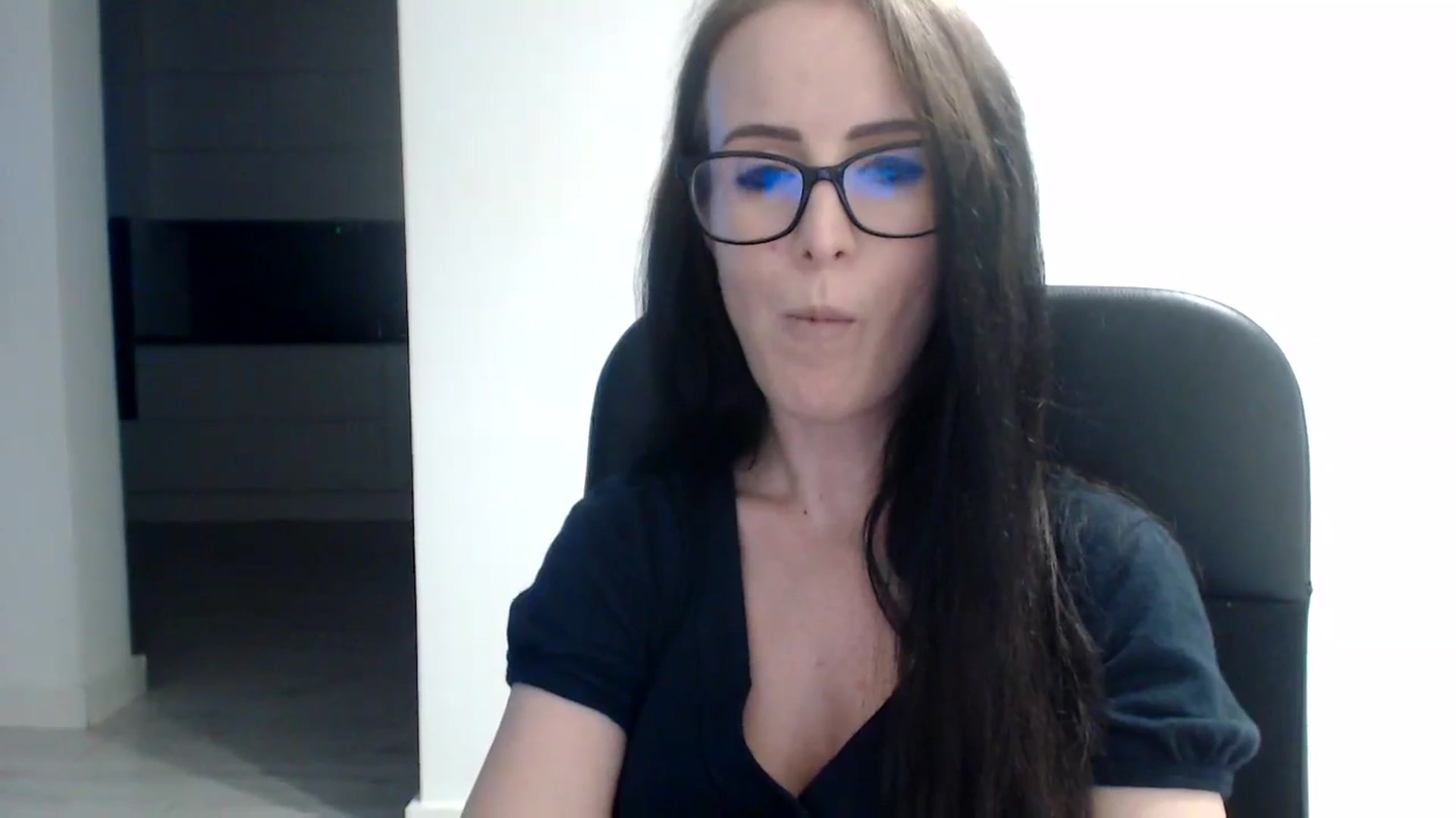 Gallery image thumbnail from Alexys23's myfreecams stream on, 09/10/2023, 03:31 image 14 of 20