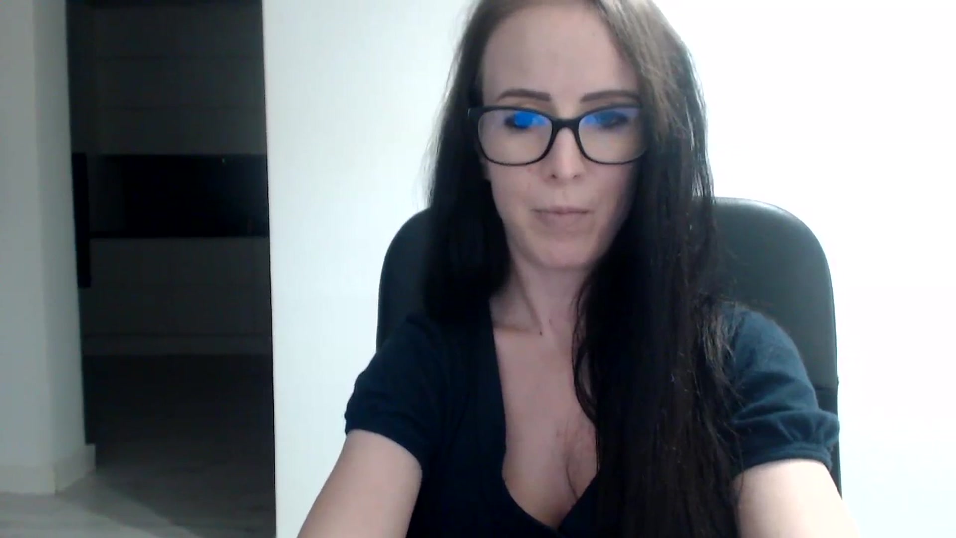 Gallery image thumbnail from Alexys23's myfreecams stream on, 09/10/2023, 03:31 image 6 of 20