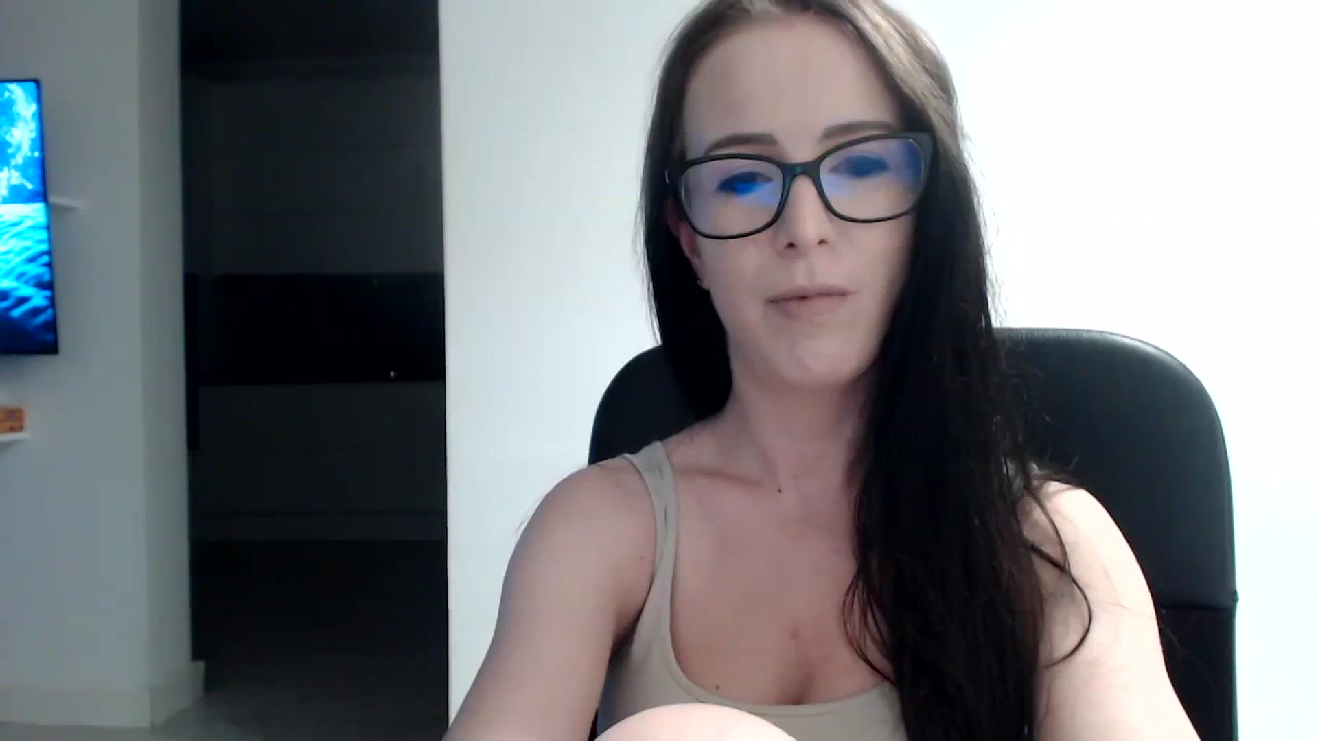 Gallery image thumbnail from Alexys23's myfreecams stream on, 09/18/2023, 01:07 image 6 of 20