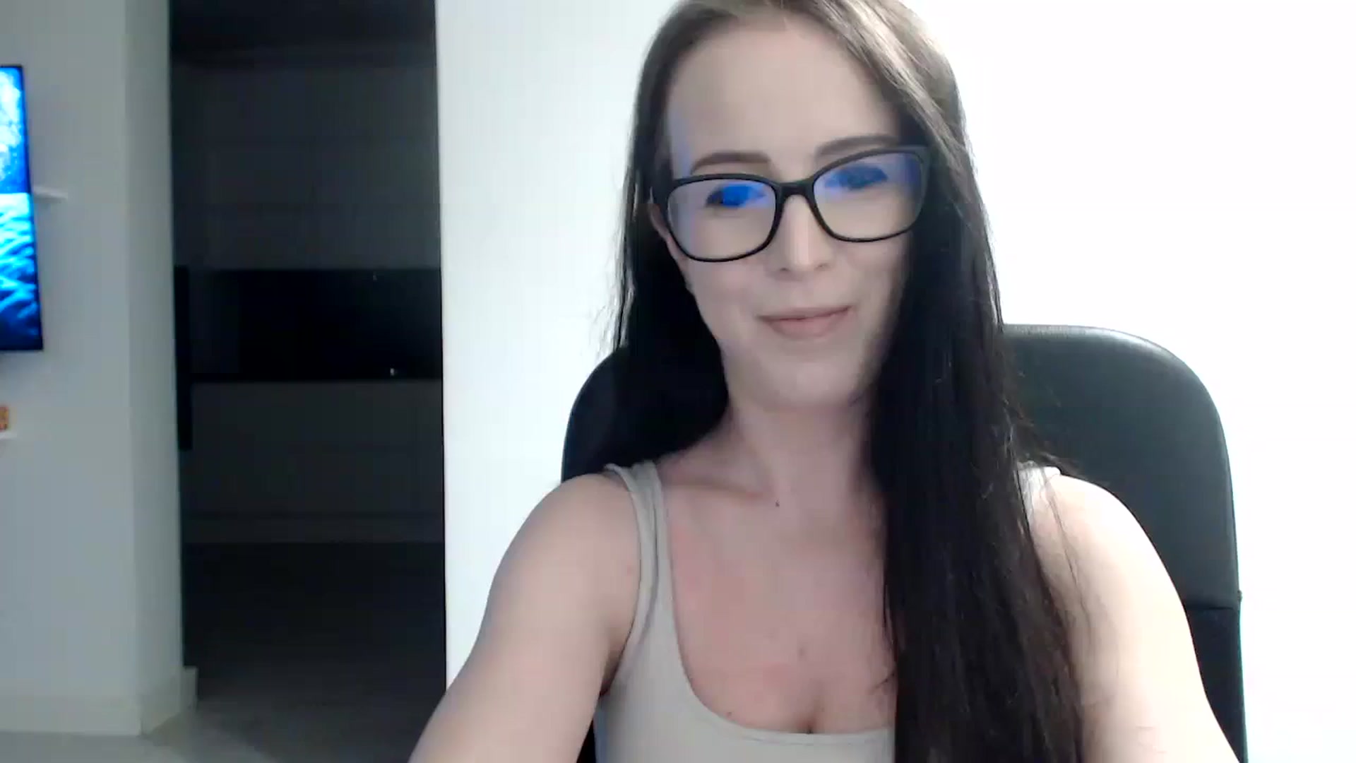Gallery image thumbnail from Alexys23's myfreecams stream on, 09/18/2023, 03:38 image 14 of 20