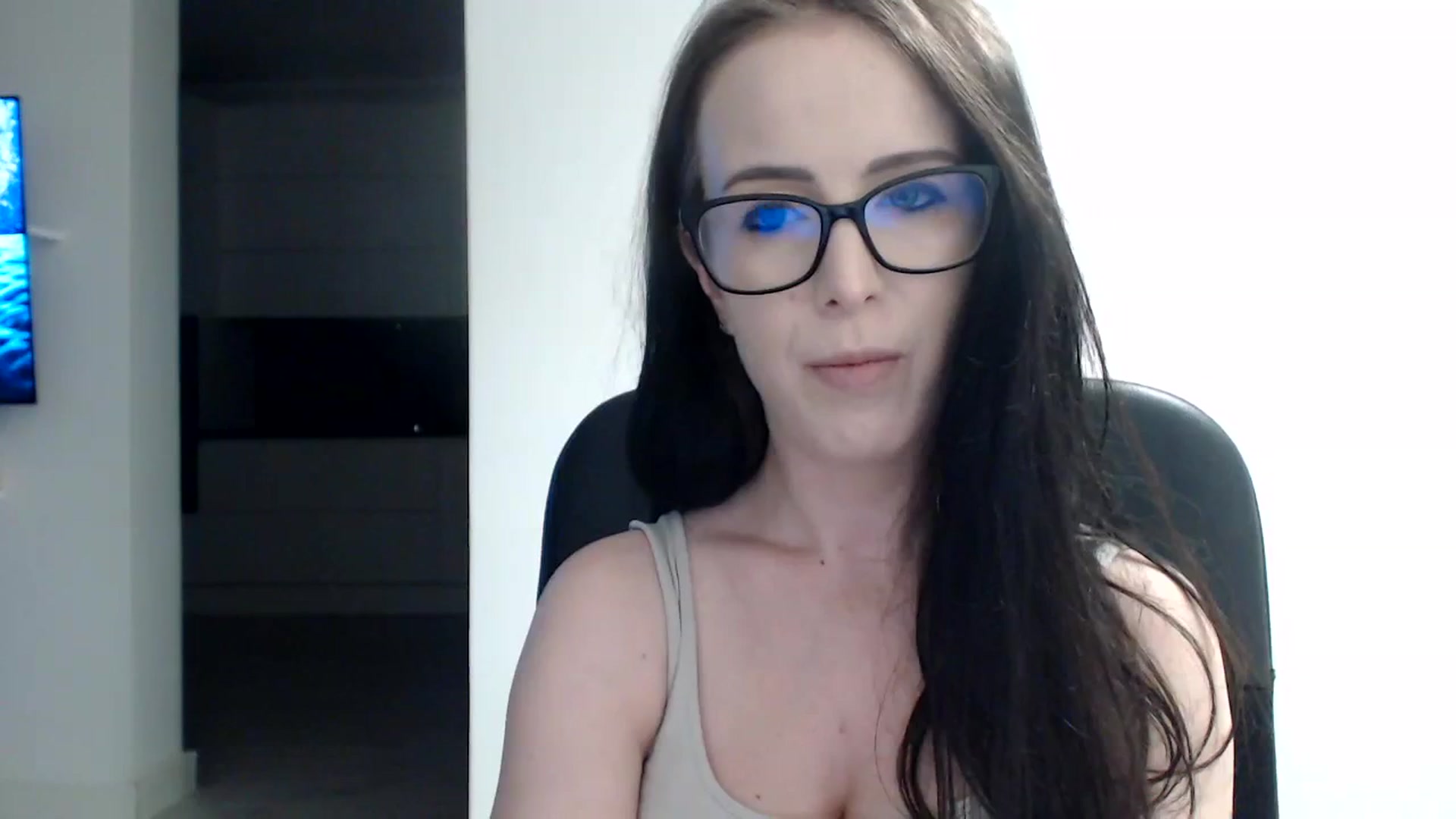 Gallery image thumbnail from Alexys23's myfreecams stream on, 09/18/2023, 03:38 image 1 of 20