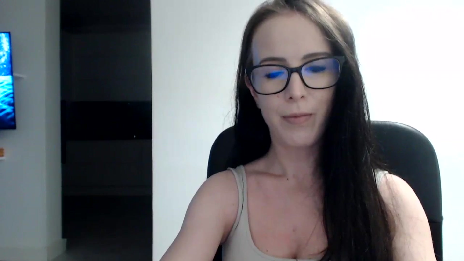 Gallery image thumbnail from Alexys23's myfreecams stream on, 09/18/2023, 03:38 image 12 of 20