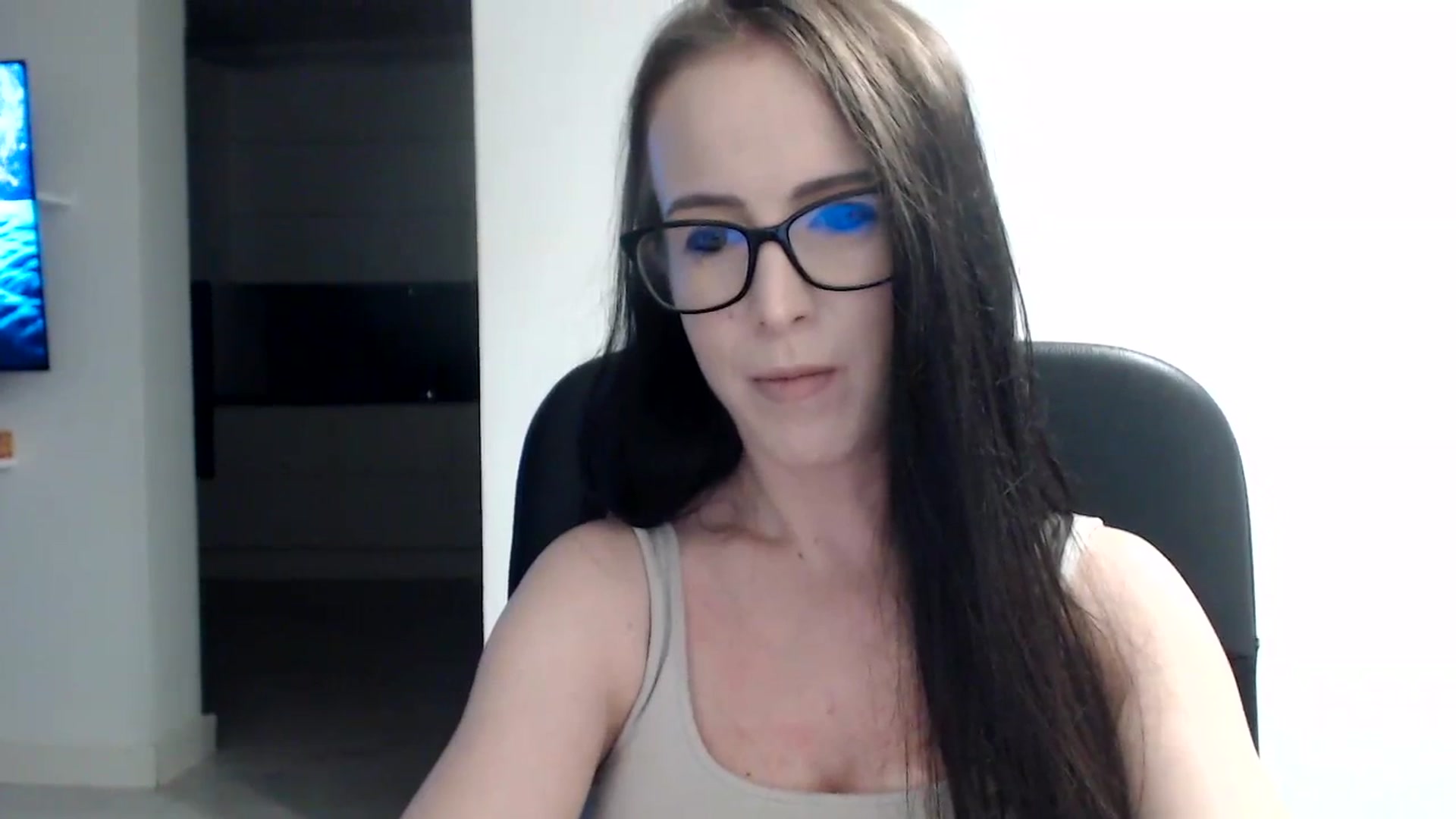Gallery image thumbnail from Alexys23's myfreecams stream on, 09/18/2023, 03:38 image 17 of 20