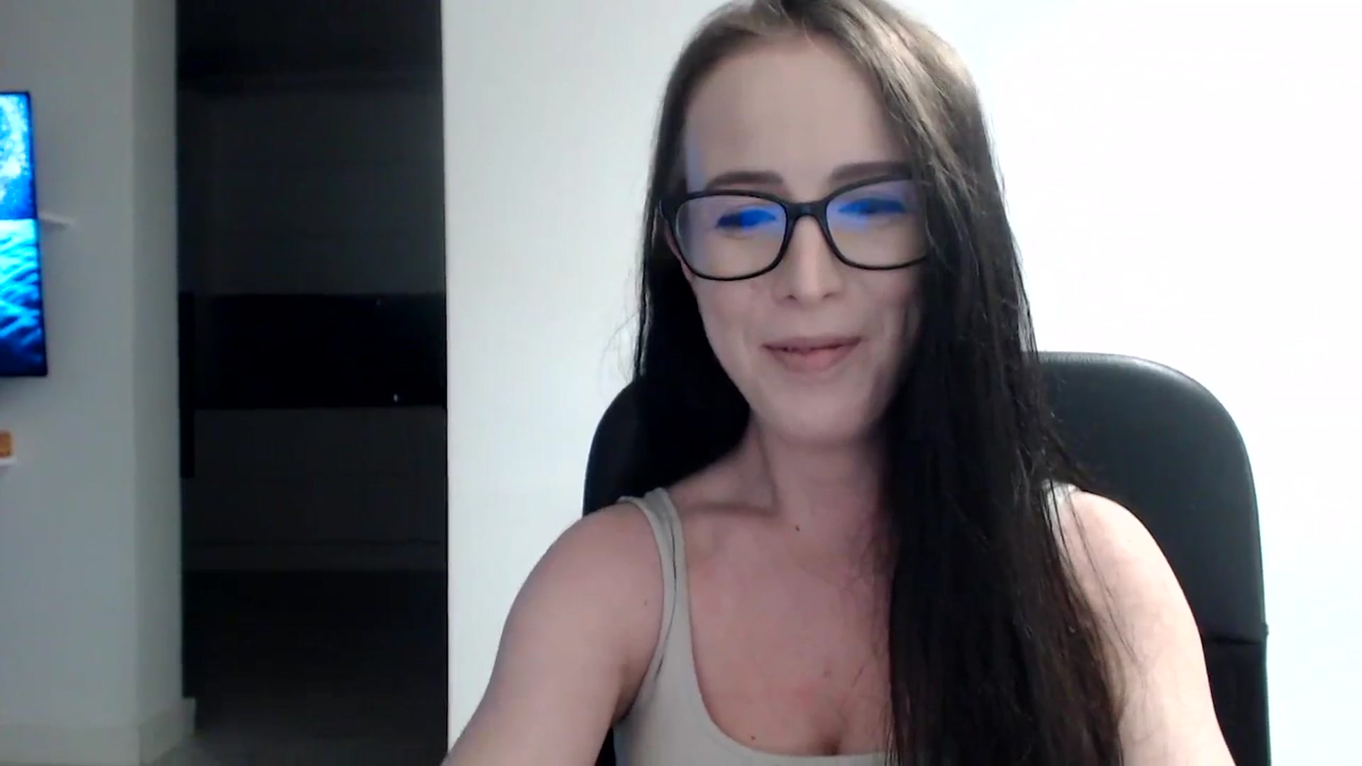 Gallery image thumbnail from Alexys23's myfreecams stream on, 09/18/2023, 03:38 image 13 of 20